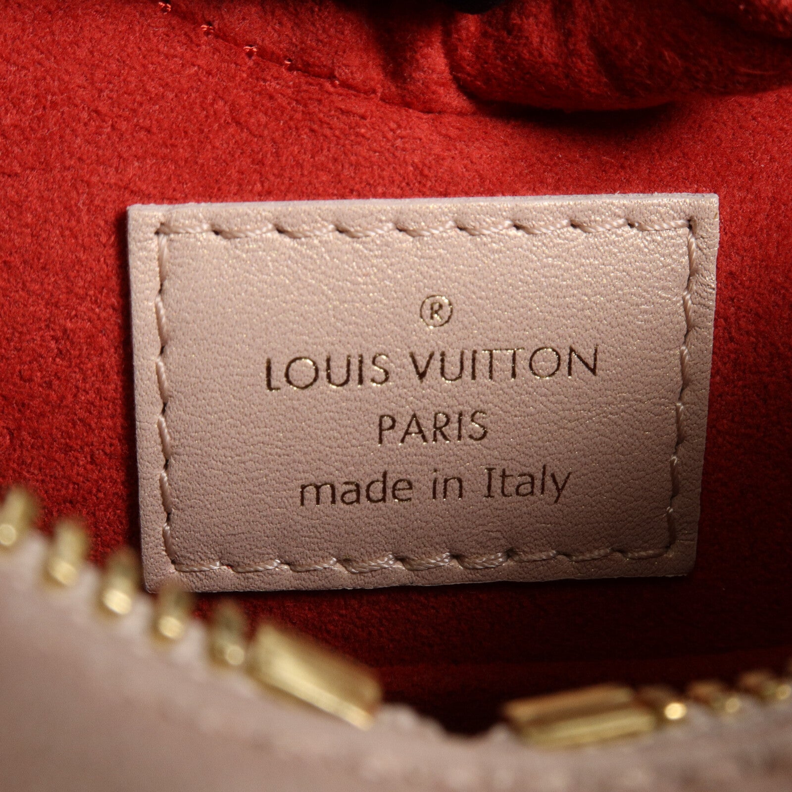 LOUIS VUITTON 羊皮皮革Fall In Love Sac Coeur肩背袋
