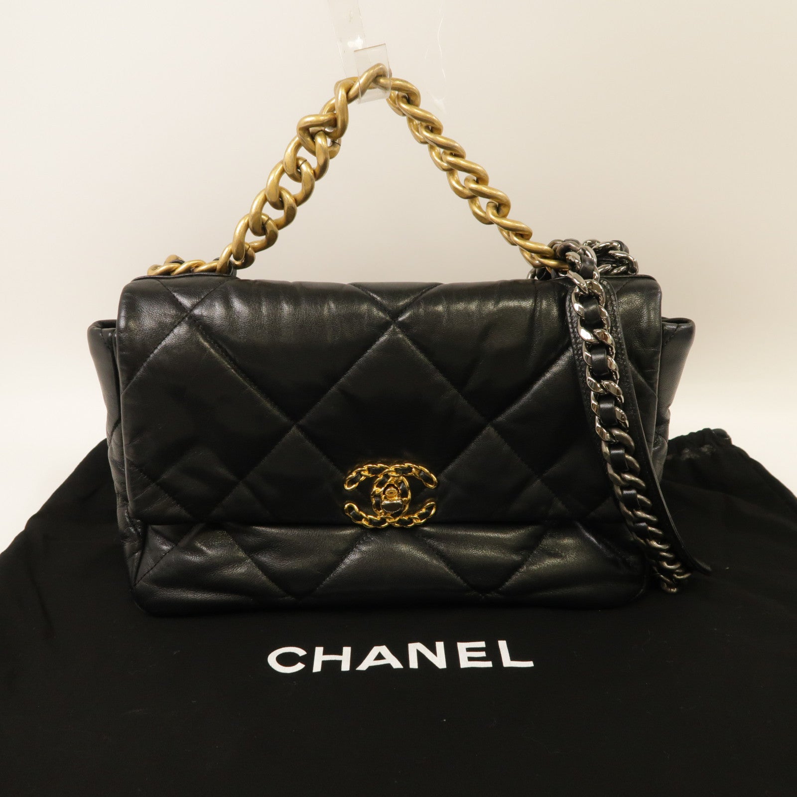 CHANEL 【激減優惠】菱格羊皮皮革Chanel 19 Large金/銀扣手挽肩背兩用袋黑色