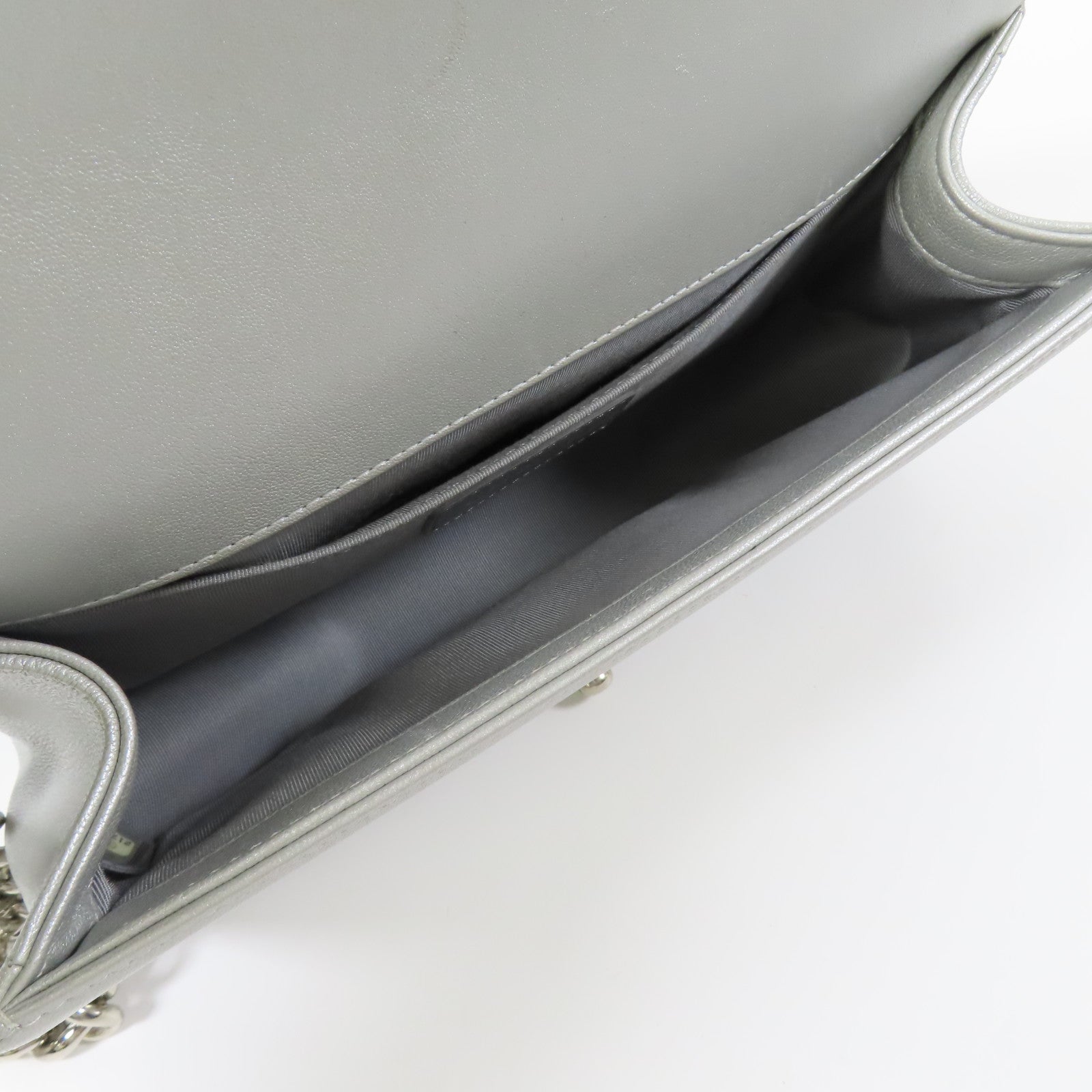 CHANEL 牛皮皮革Boy 25銀扣鏈帶肩背袋