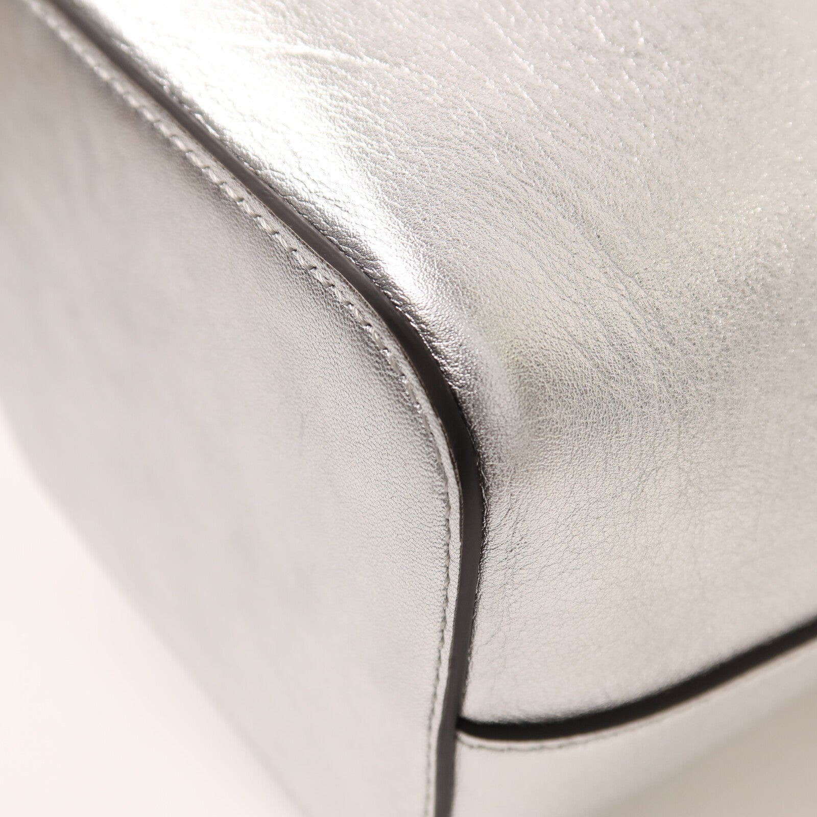 FENDI 牛皮皮革Mon Tresor Bucket Bag金扣手挽肩背兩用袋