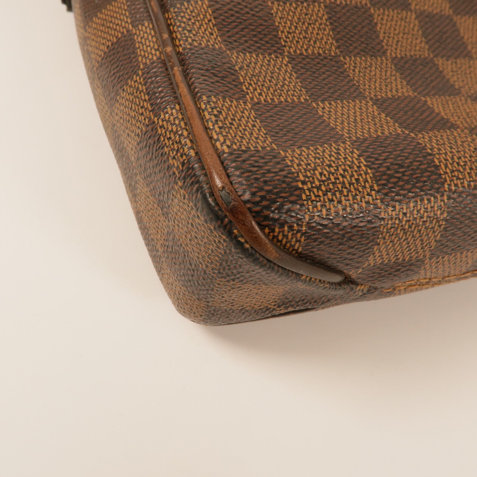 LOUIS VUITTON Damier District PM肩背袋