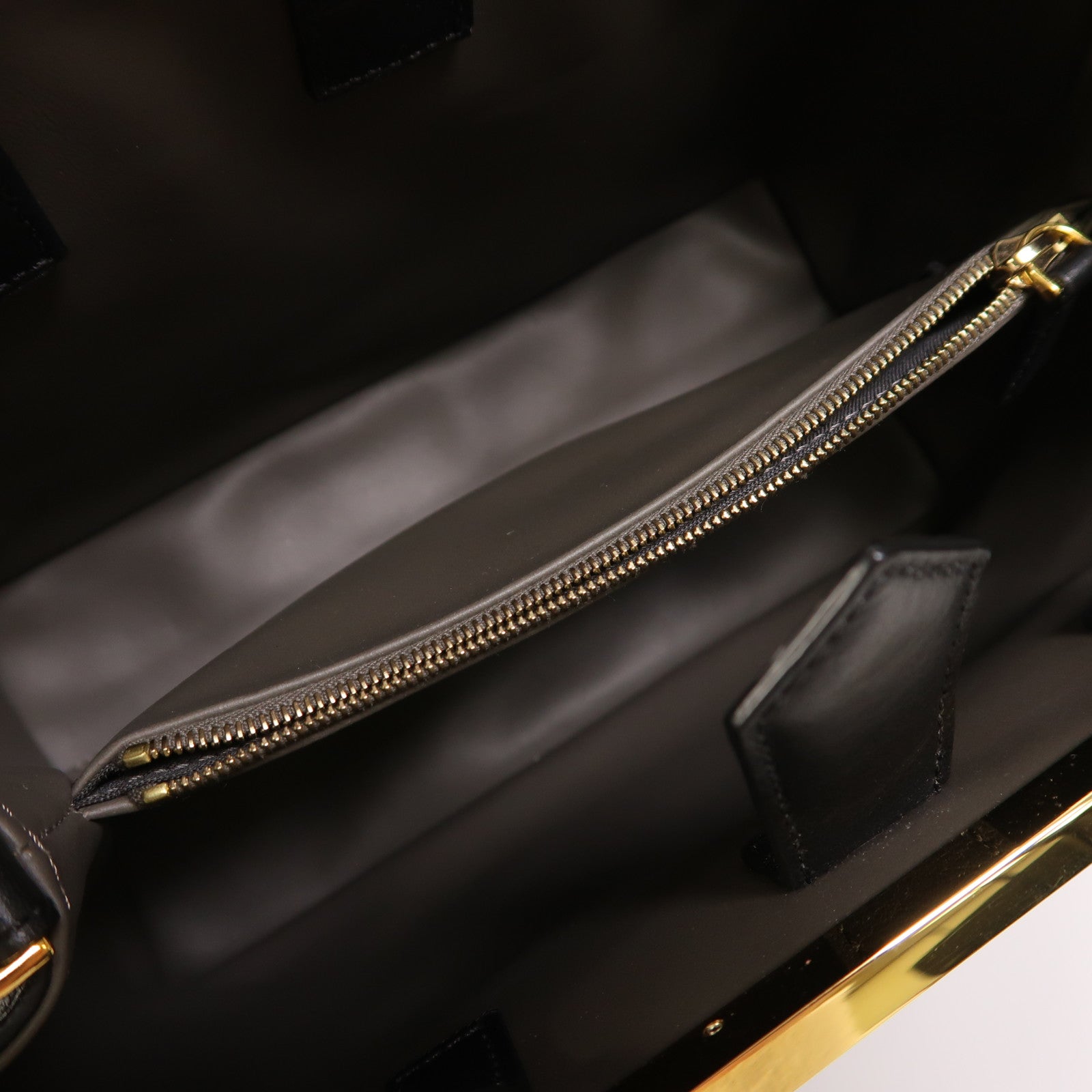 FENDI 牛皮皮革Petite 2 Jours金扣手挽肩背兩用袋