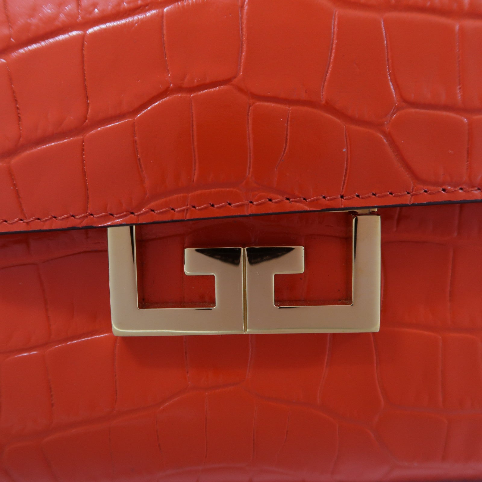 GIVENCHY 牛皮皮革Shoulder Bag金扣肩背袋