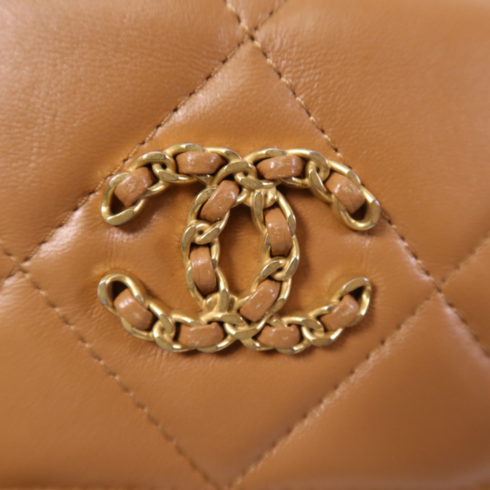CHANEL 羊皮皮革CHANEL 19 Phone Bag金扣鏈帶手挽肩背兩用袋