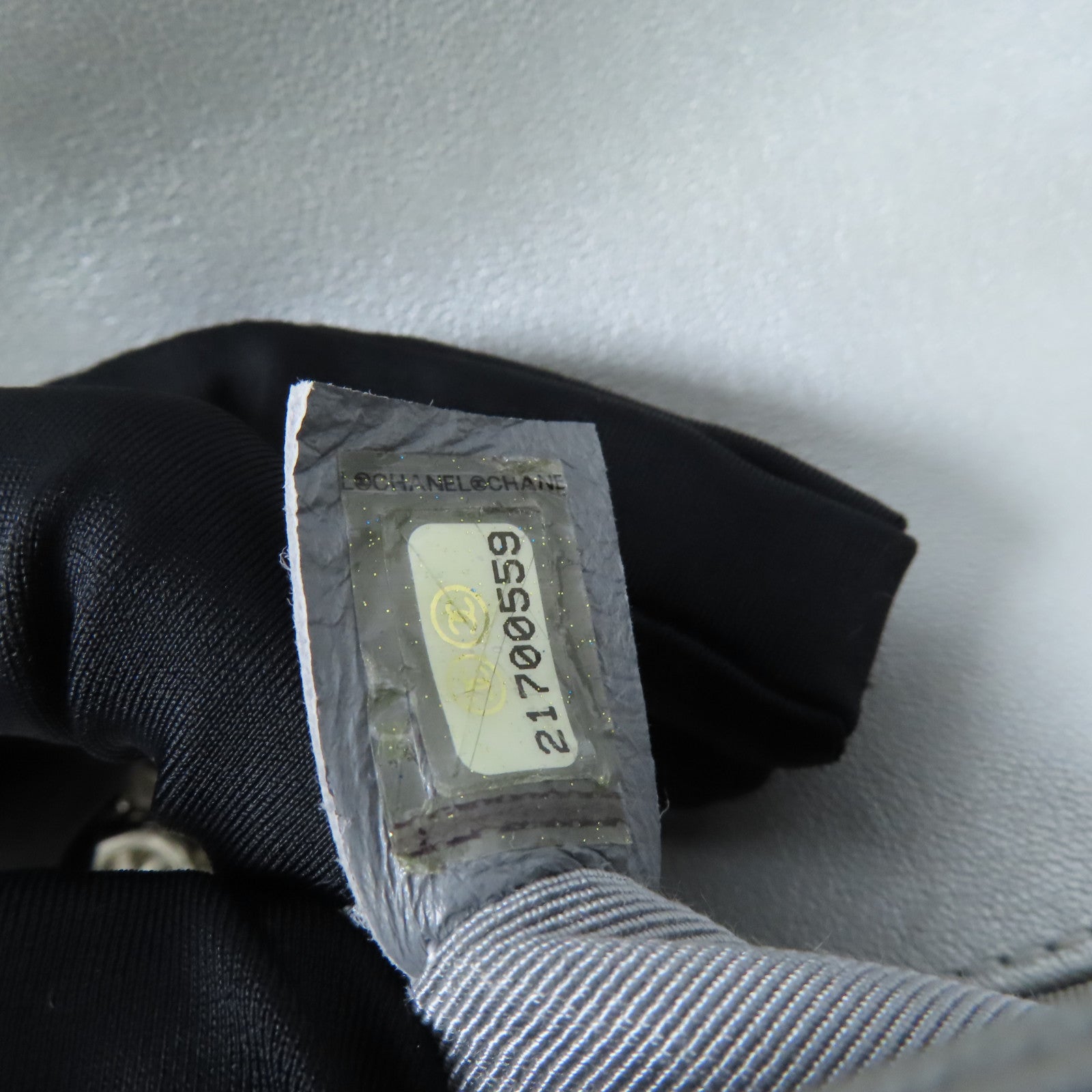 CHANEL 牛皮皮革Boy 25銀扣鏈帶肩背袋