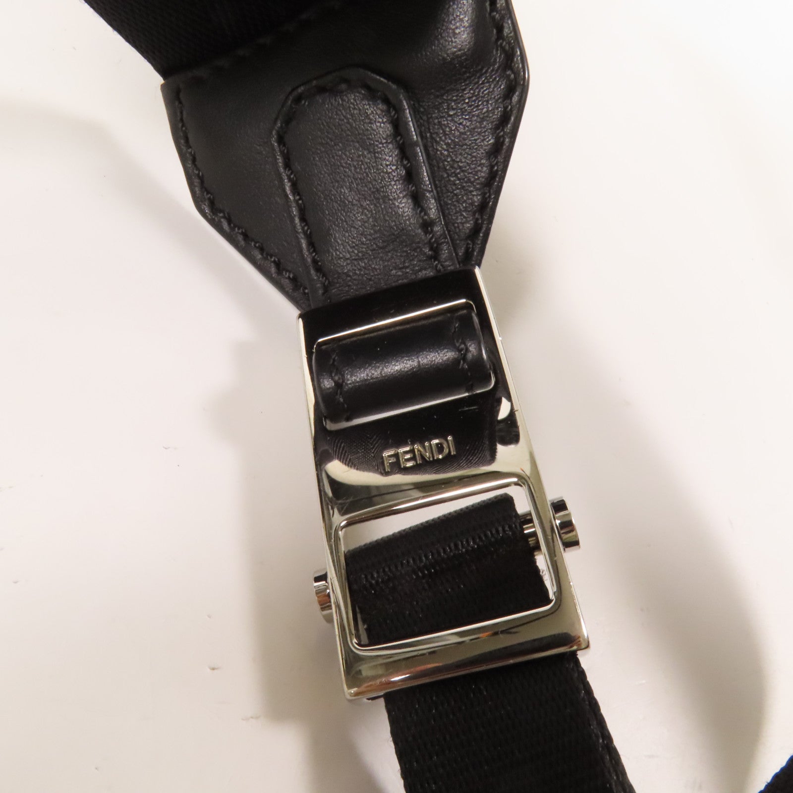 FENDI 牛皮皮革Backpack銀扣背包