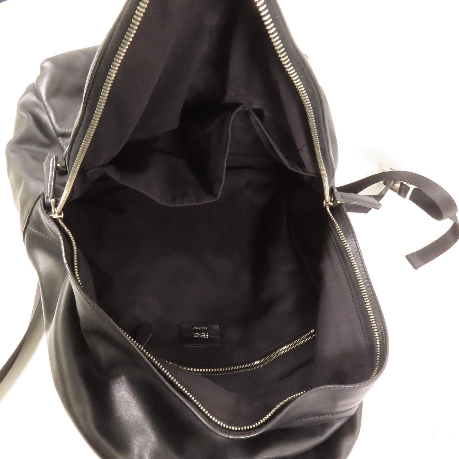 FENDI 牛皮皮革Backpack銀扣背包