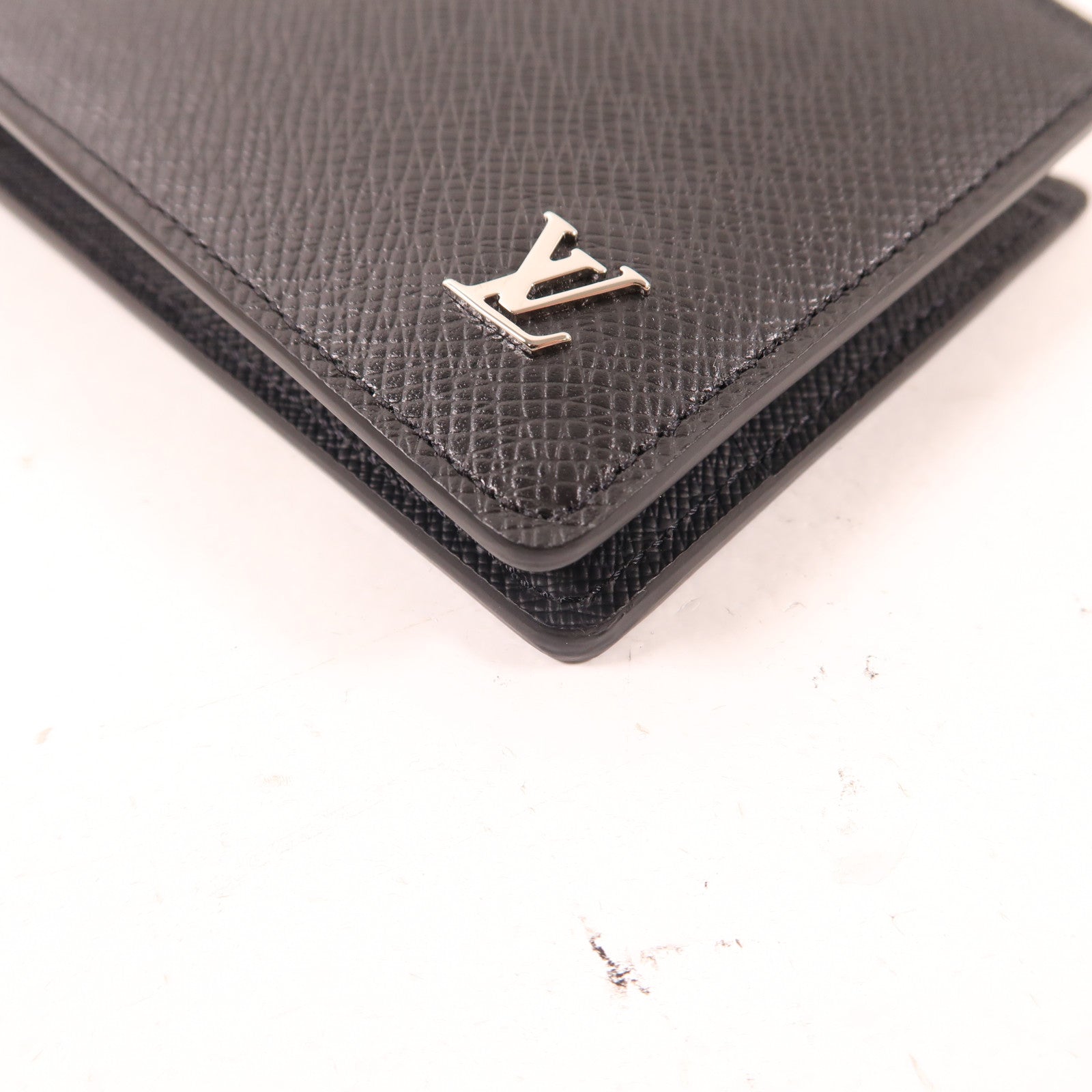 LOUIS VUITTON Taiga Wallet錢包黑色