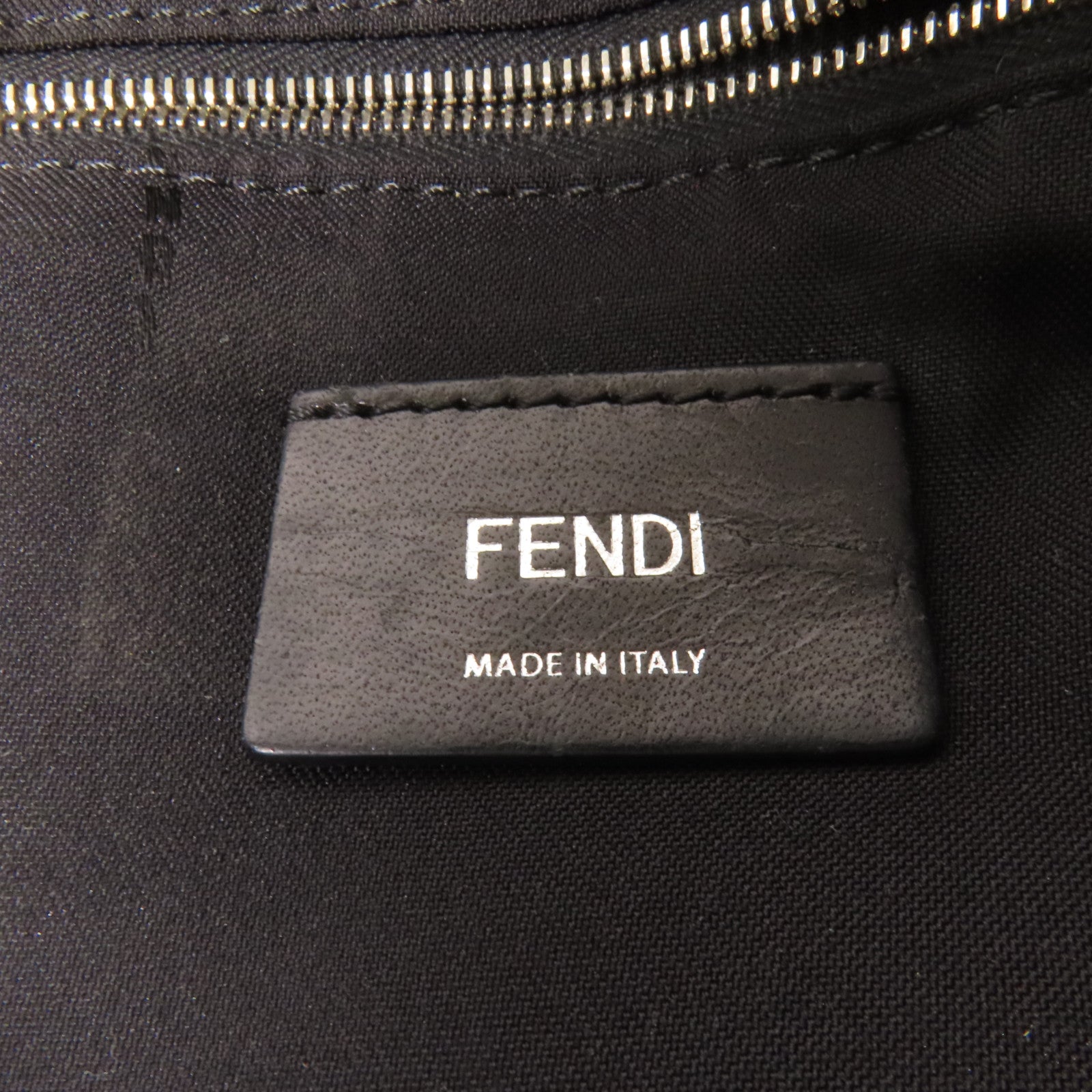 FENDI 牛皮皮革Backpack銀扣背包