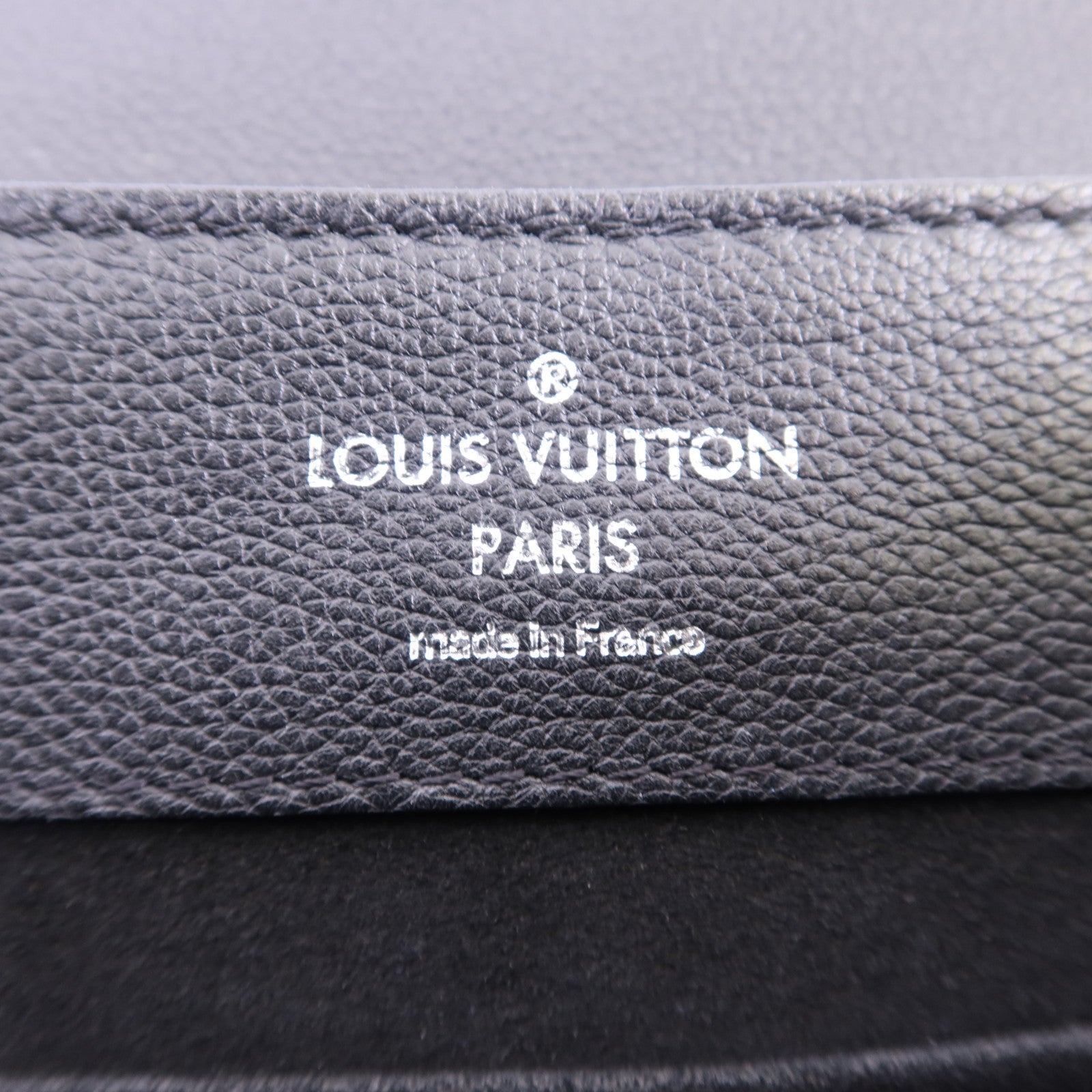 LOUIS VUITTON 【激減優惠】牛皮皮革Lock Me Backpack銀扣背包