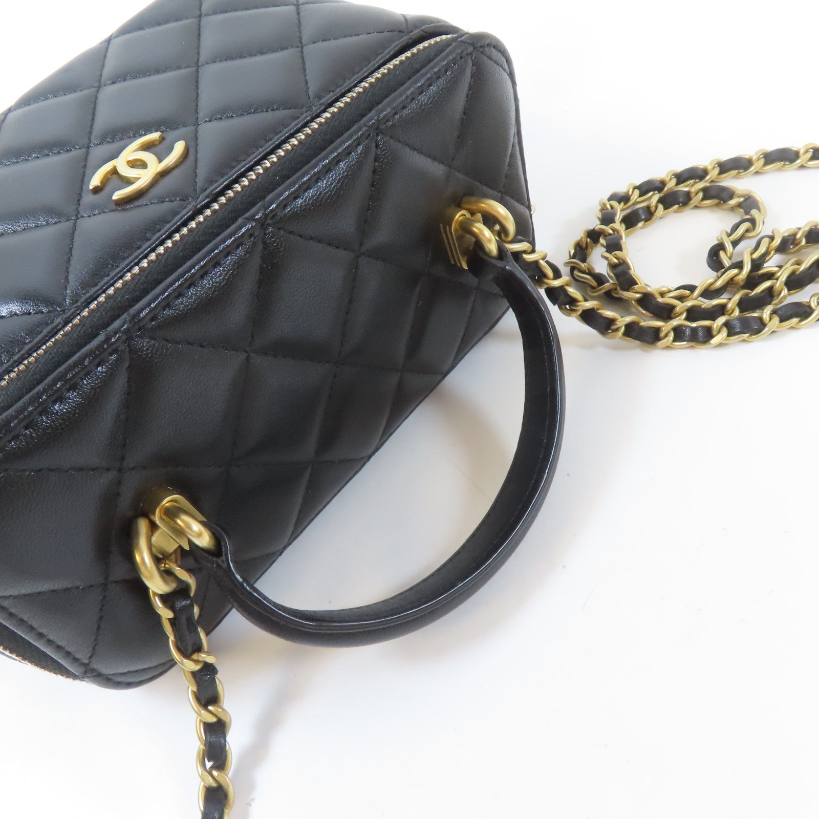 CHANEL 【激減優惠】菱格羊皮皮革Vanity Case金扣鏈帶肩背袋黑色
