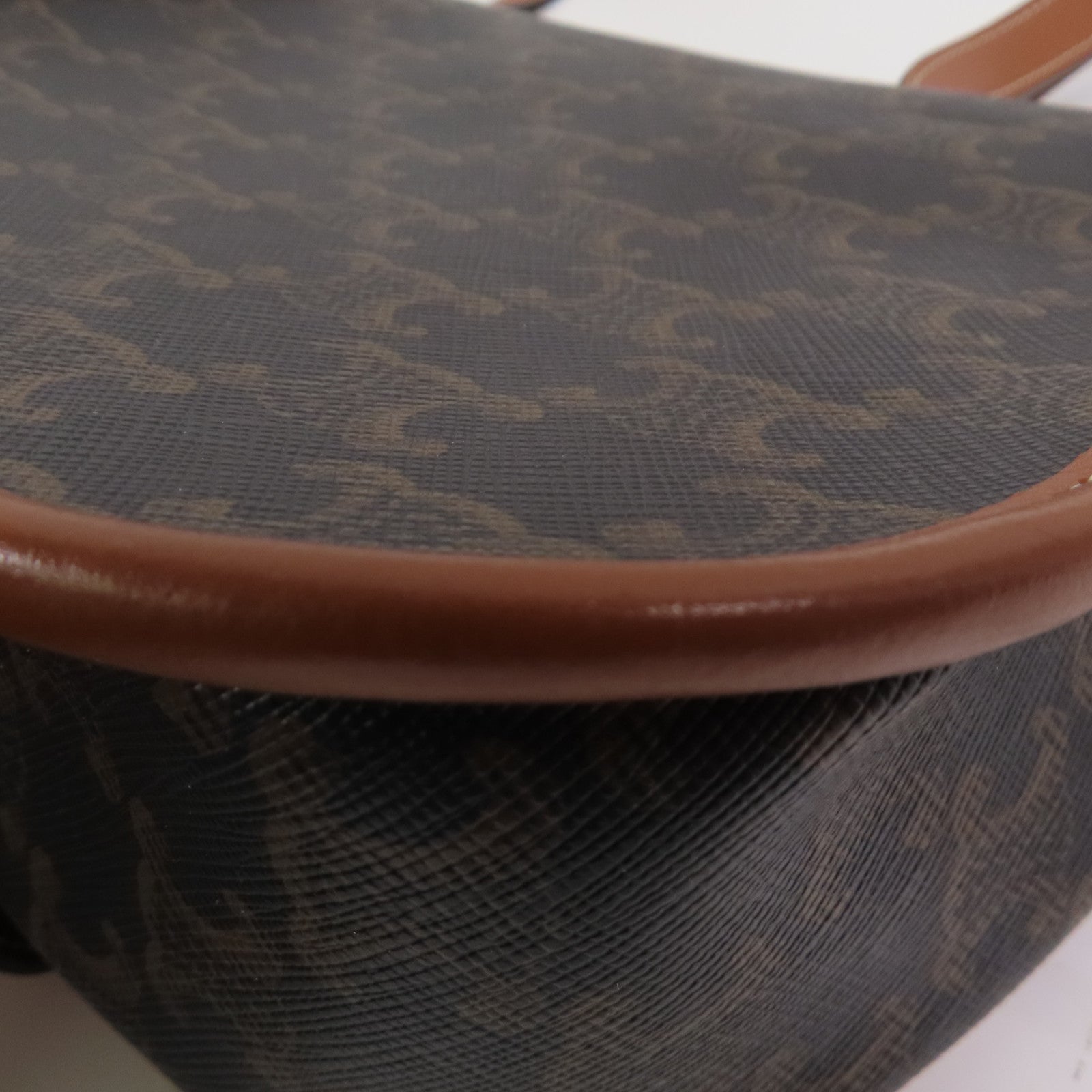 CELINE Trionphe帆布Folco金扣肩背袋