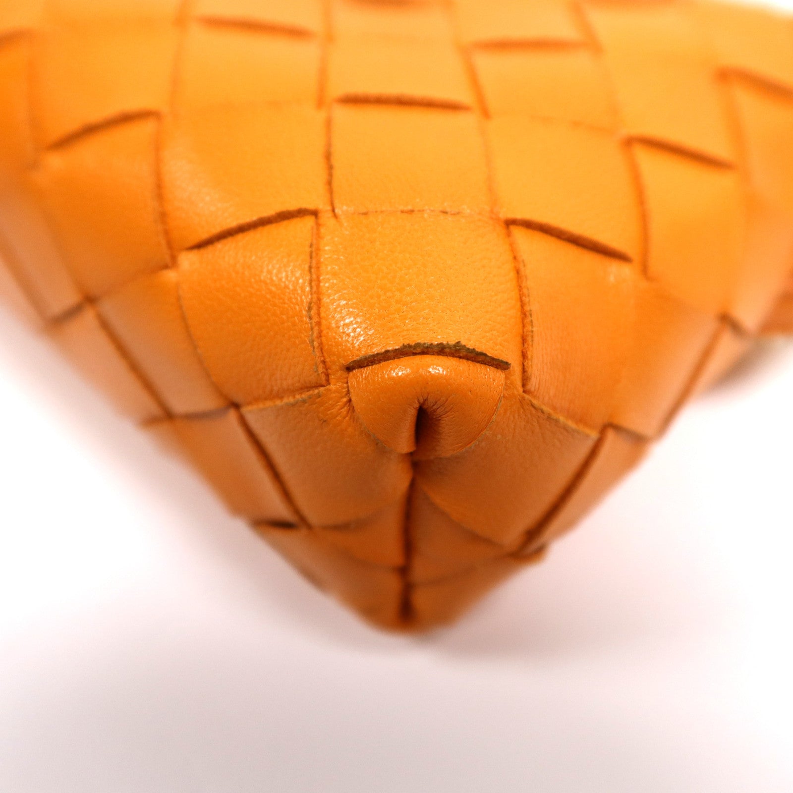 BOTTEGA VENETA 羊皮皮革MINI LOOP金扣肩背袋
