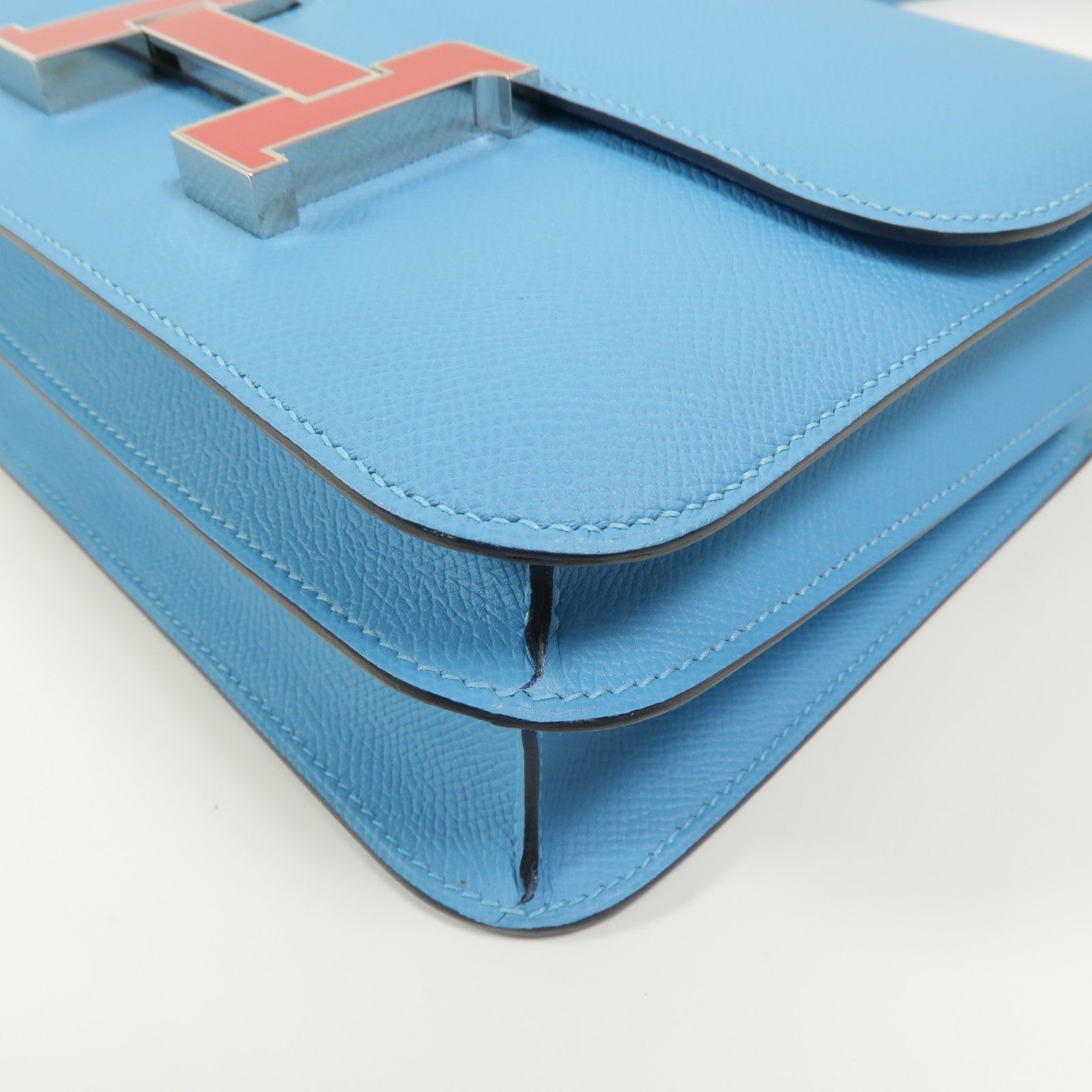 HERMES Epsom皮革Constance 24肩背袋Bleu Du Nord/Rouge de Coeur