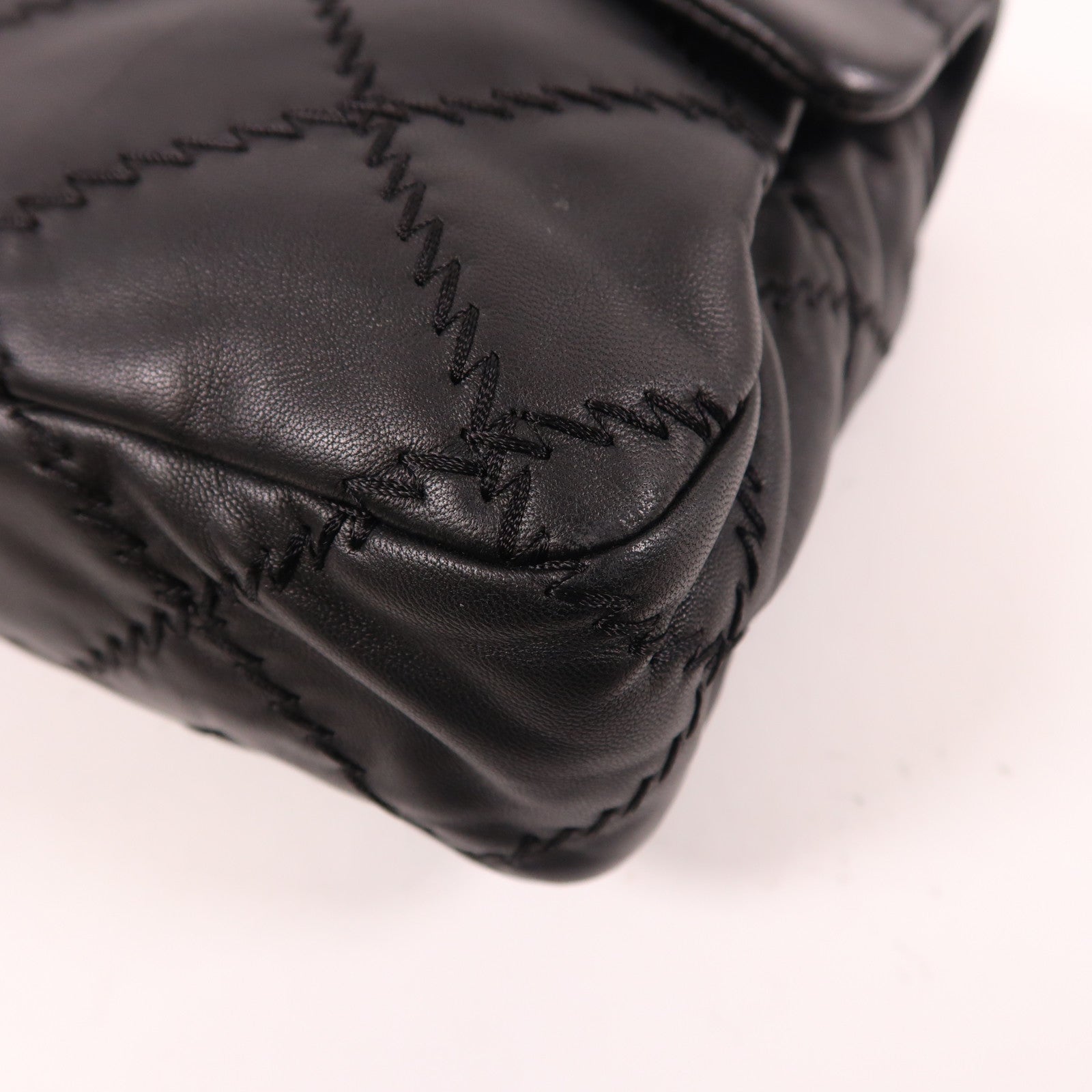 CHANEL 皮革Chain Shoulder銀扣鏈帶肩背袋黑色