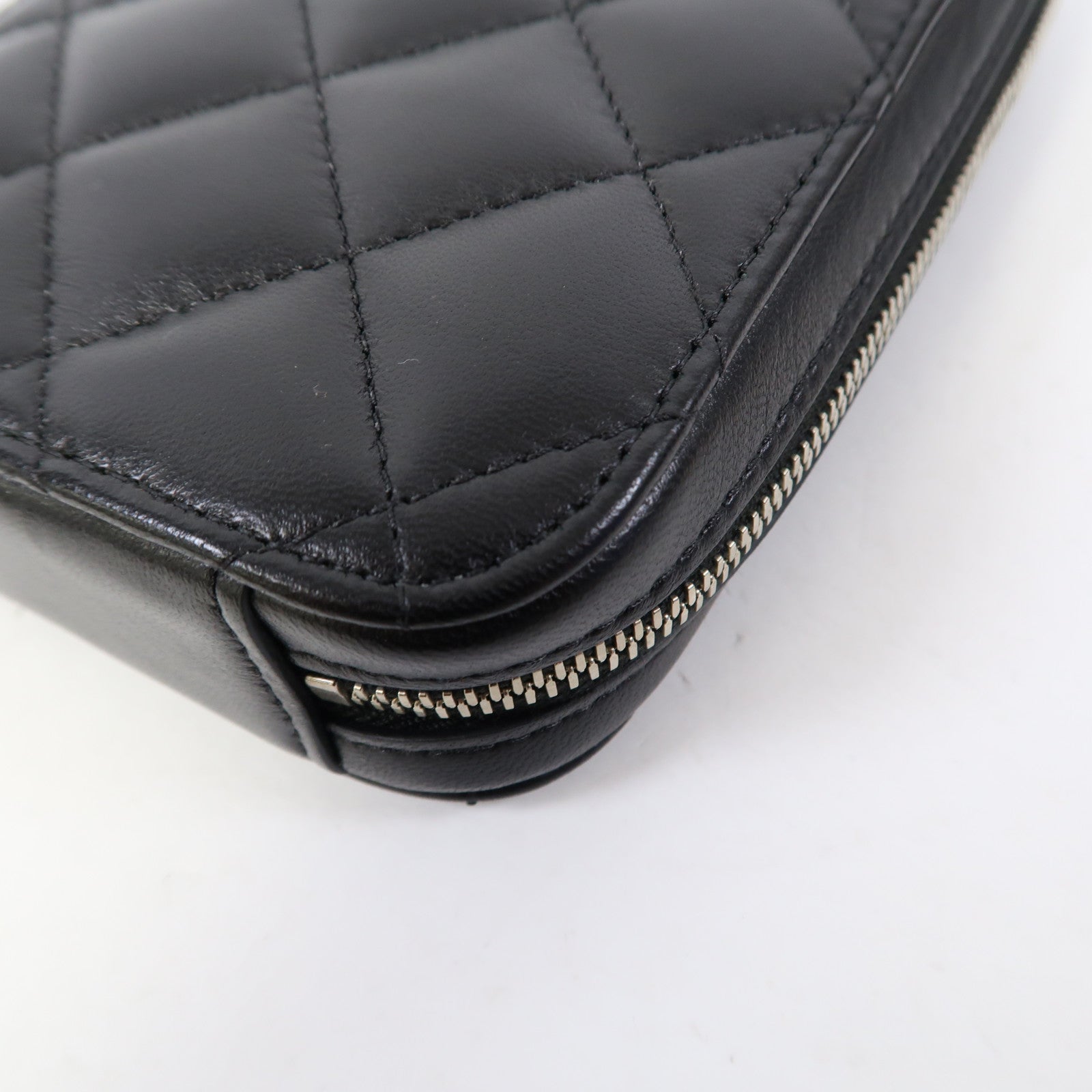 CHANEL 【激減優惠】菱格羊皮皮革Phone Bag銀扣鏈帶肩背袋黑色