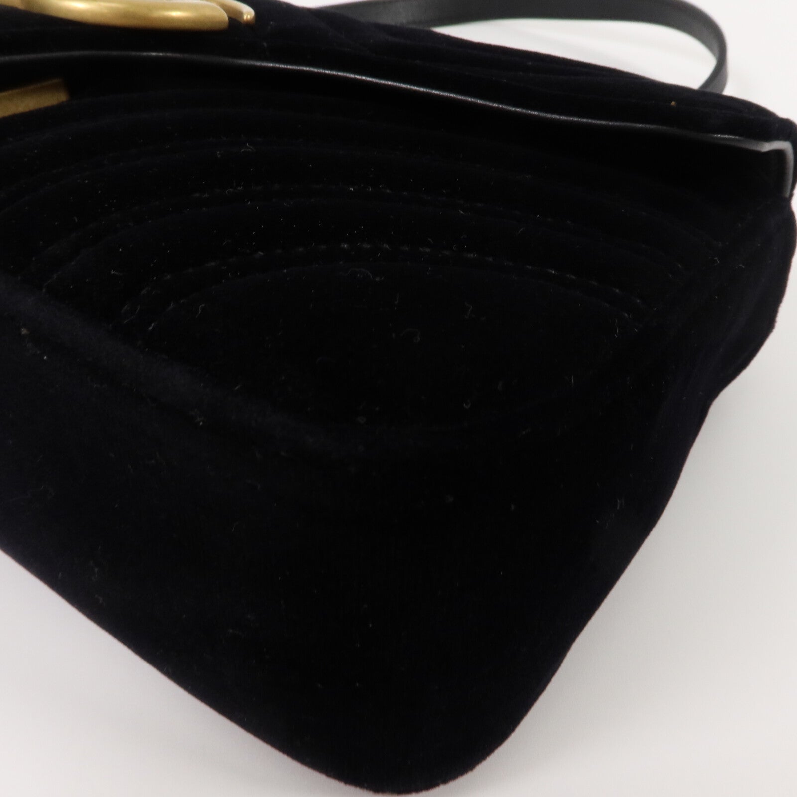 GUCCI 天鵝絨GG Marmont Shoulder Bag鏈帶肩背袋