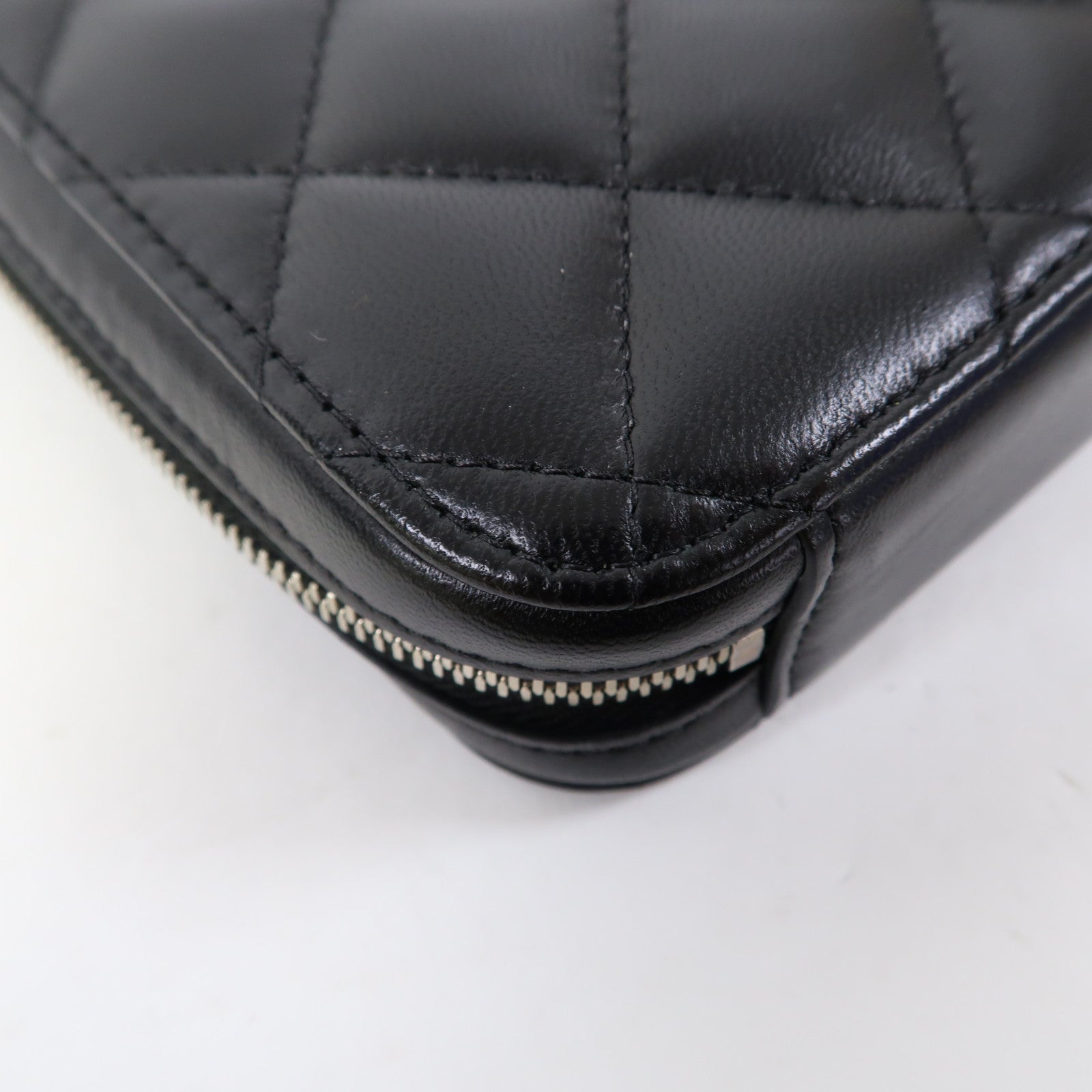 CHANEL 【激減優惠】菱格羊皮皮革Phone Bag銀扣鏈帶肩背袋黑色