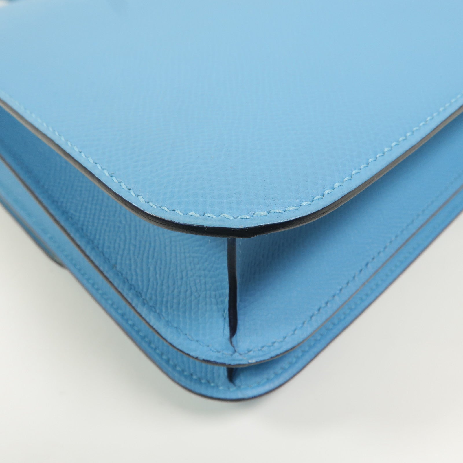 HERMES Epsom皮革Constance 24肩背袋Bleu Du Nord/Rouge de Coeur