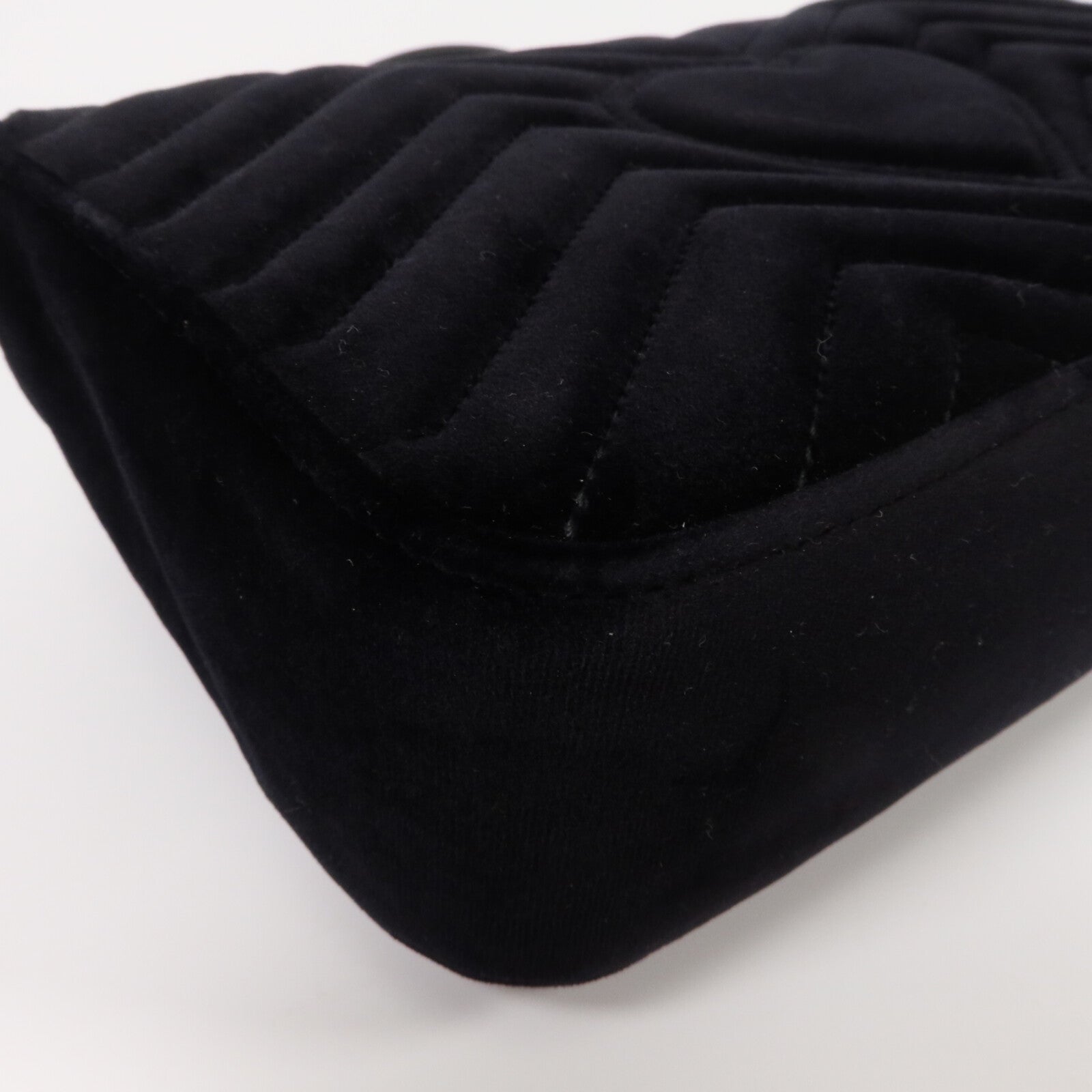 GUCCI 天鵝絨GG Marmont Shoulder Bag鏈帶肩背袋