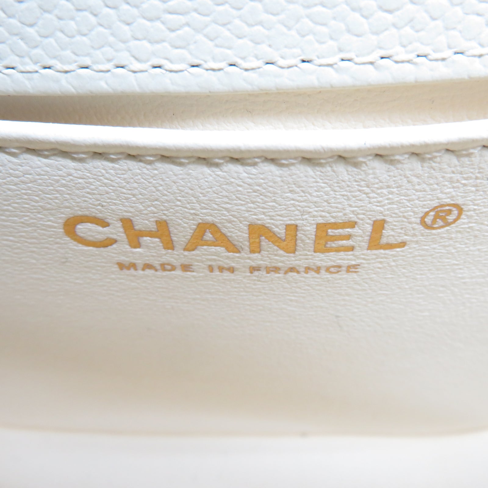 CHANEL **【激減優惠】菱格Caviar皮革Boy Messenger金扣鏈帶肩背袋白色