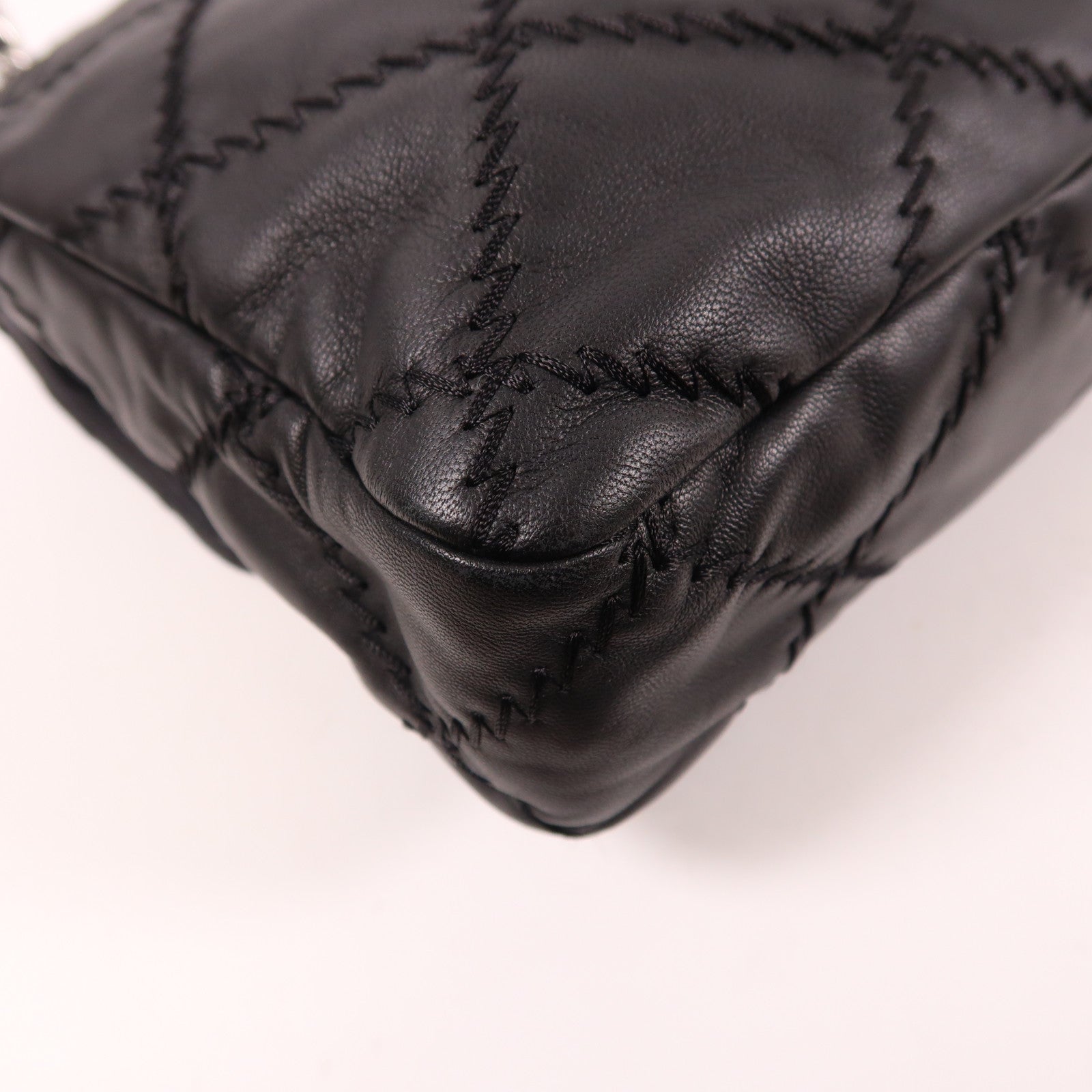 CHANEL 皮革Chain Shoulder銀扣鏈帶肩背袋黑色