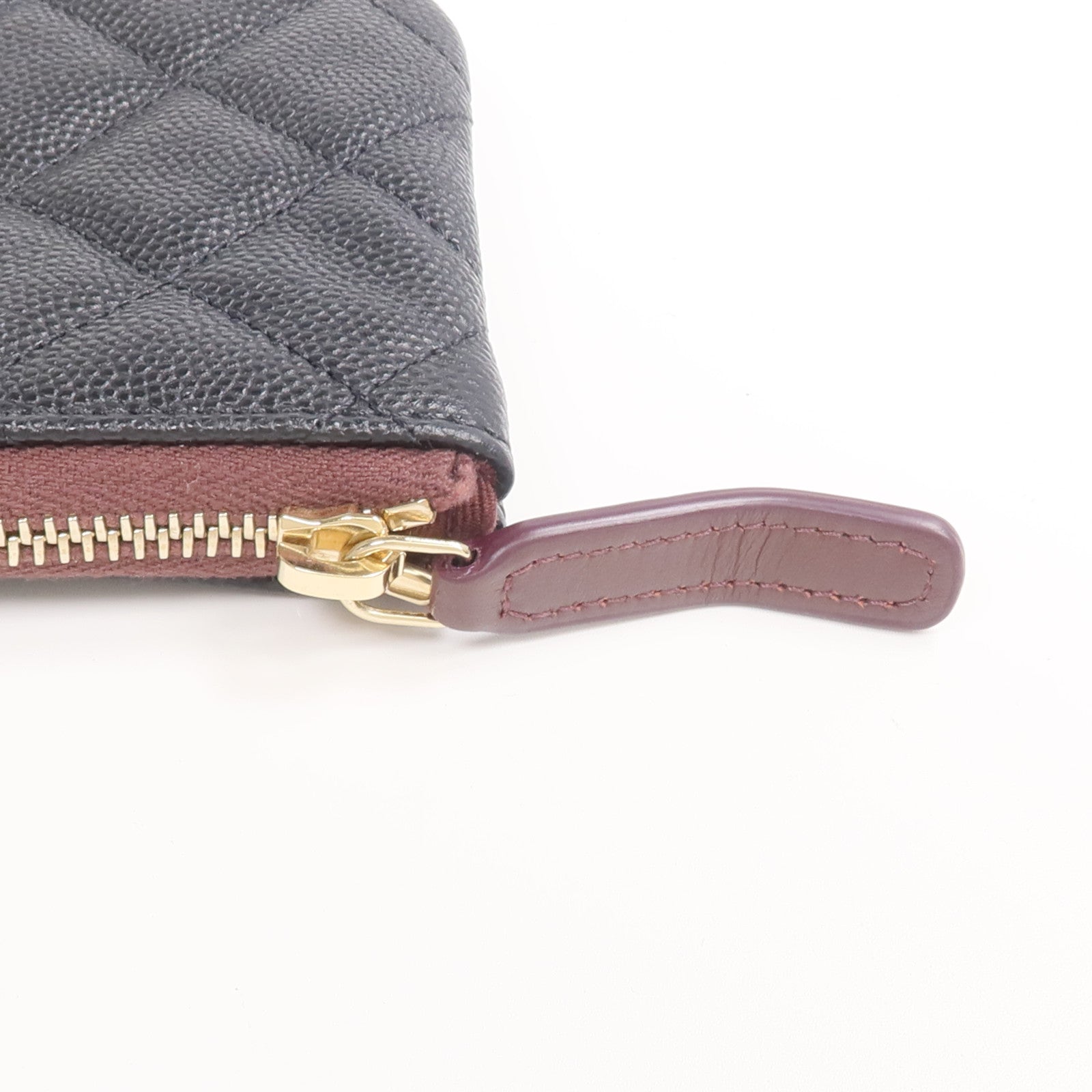 CHANEL 牛皮皮革Mini Pouch金扣手拿包