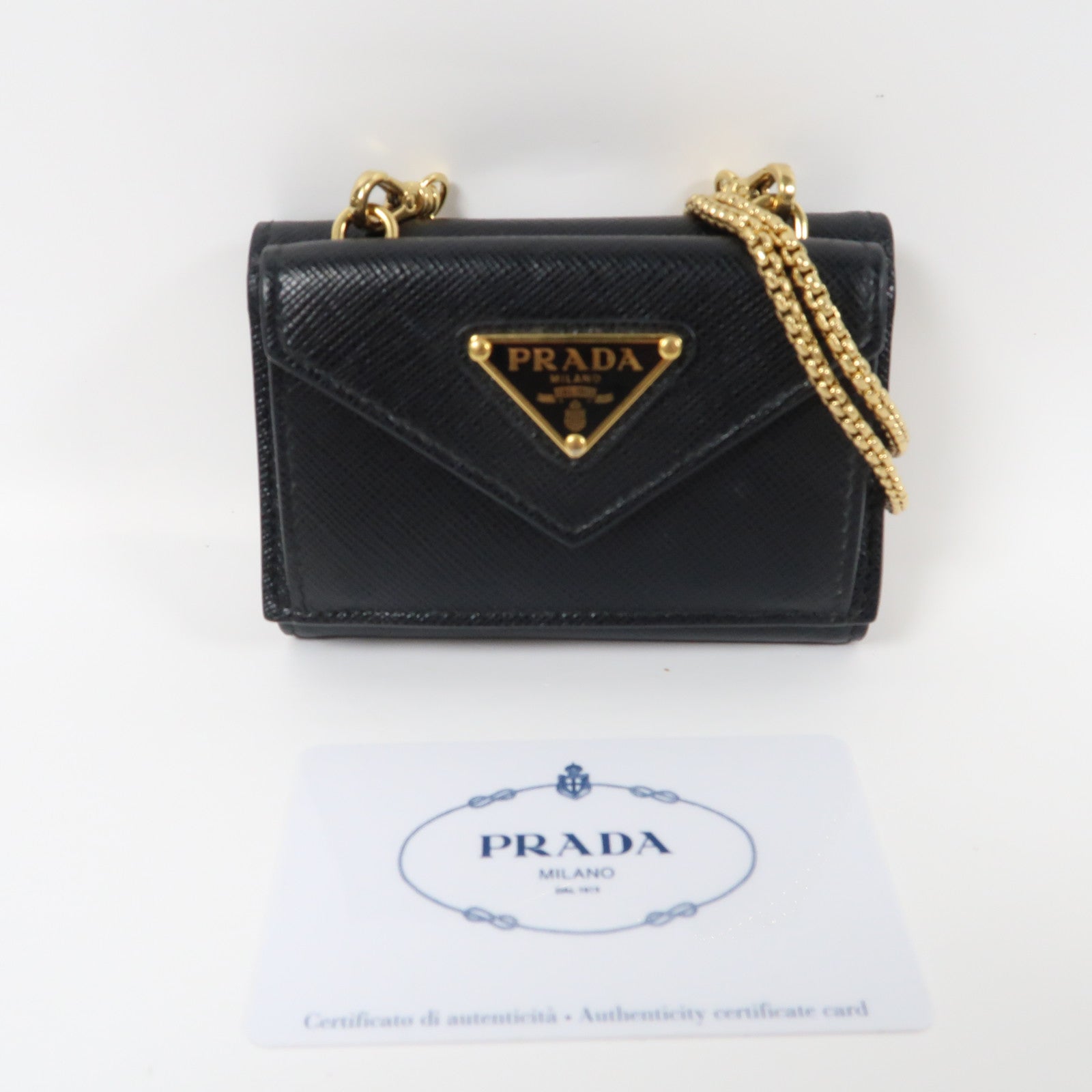 PRADA Saffiano皮革Saffiano Triangolo金扣鏈帶肩背袋黑色
