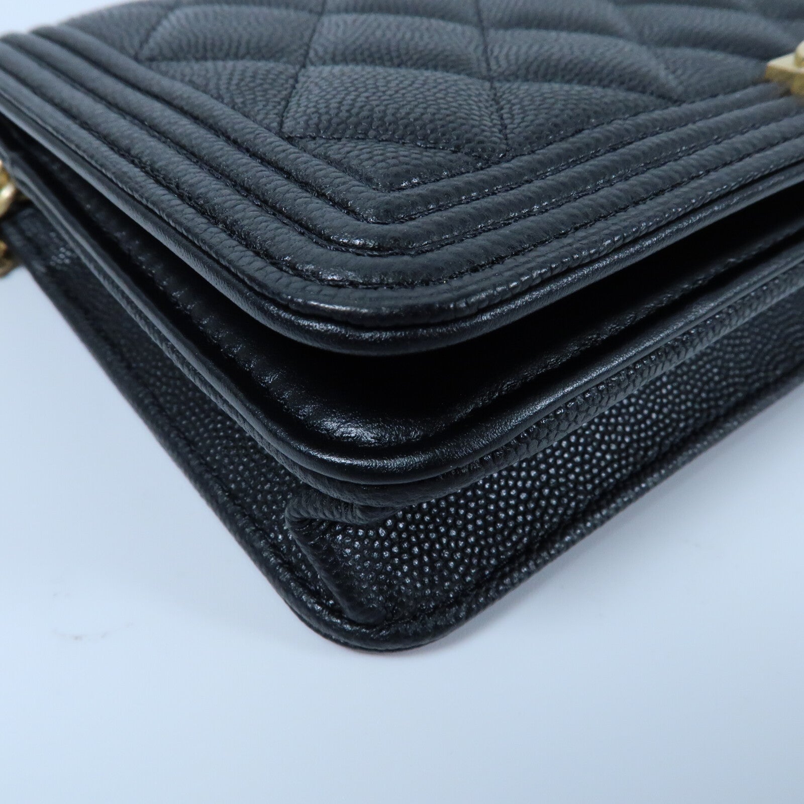 CHANEL 牛皮皮革Boy Wallet On Chain金扣鏈帶肩背袋