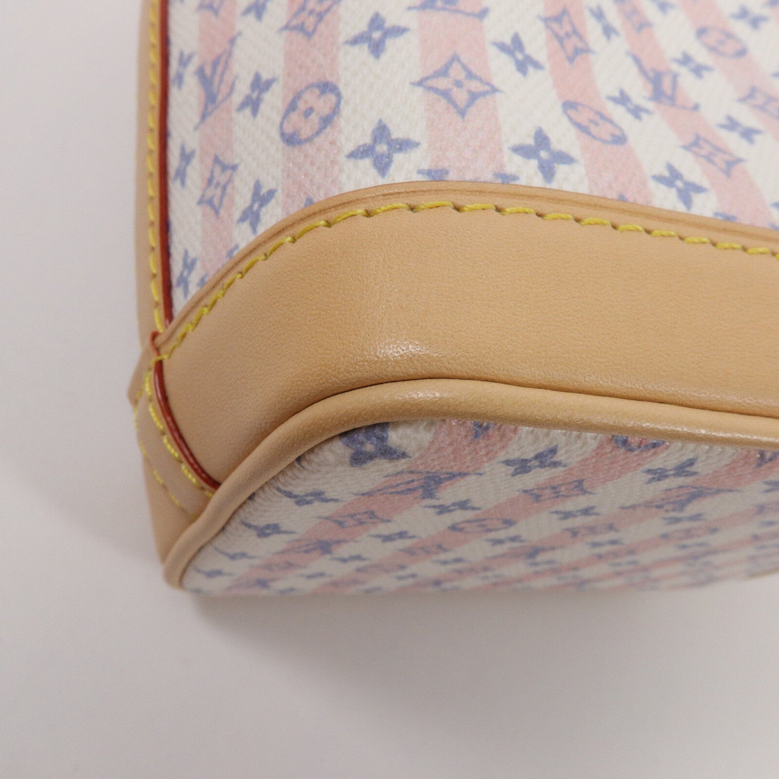 LOUIS VUITTON Bicolor Monogram Nano Noe鏈帶手挽肩背兩用袋