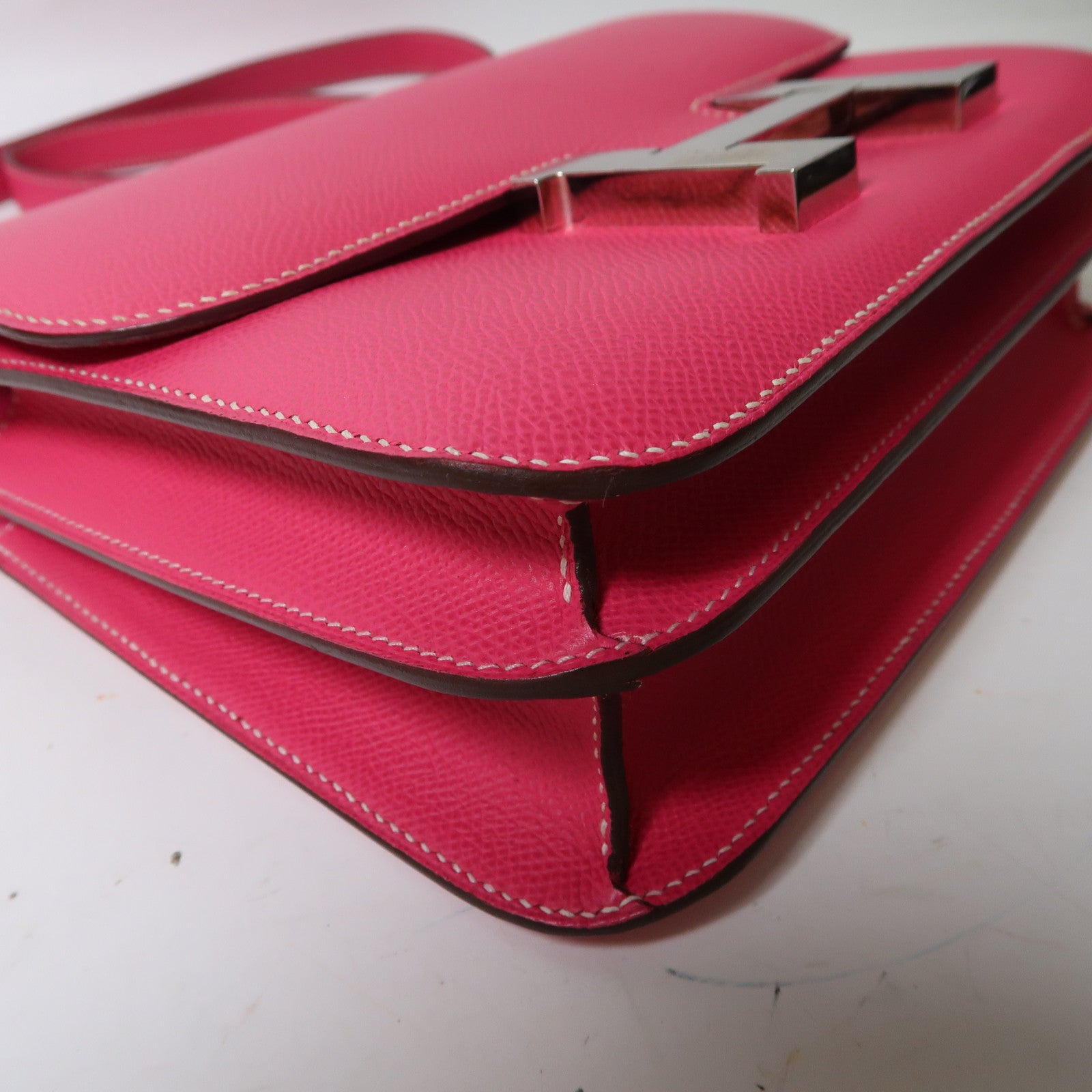 HERMES Epsom皮革Constance 24銀扣肩背袋Rose Tyrien粉紅色