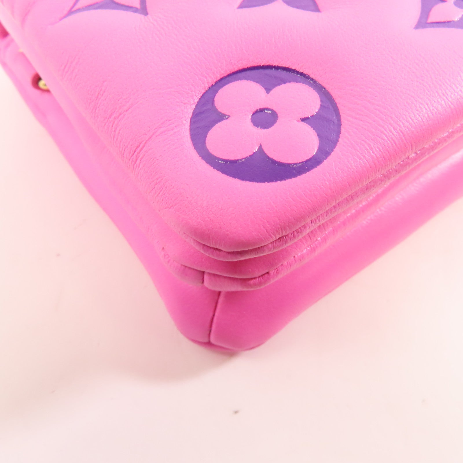 LOUIS VUITTON 羊皮皮革Pochette Coussin金扣鏈帶肩背袋粉紅色