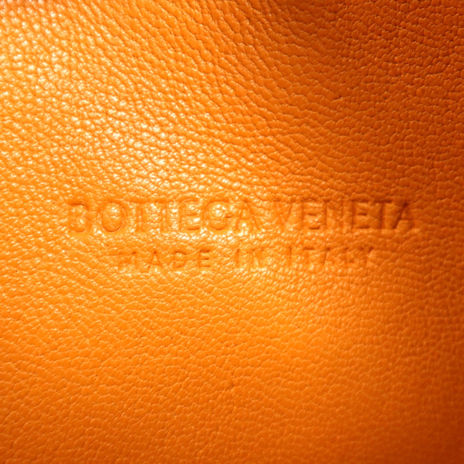 BOTTEGA VENETA 羊皮皮革MINI LOOP金扣肩背袋