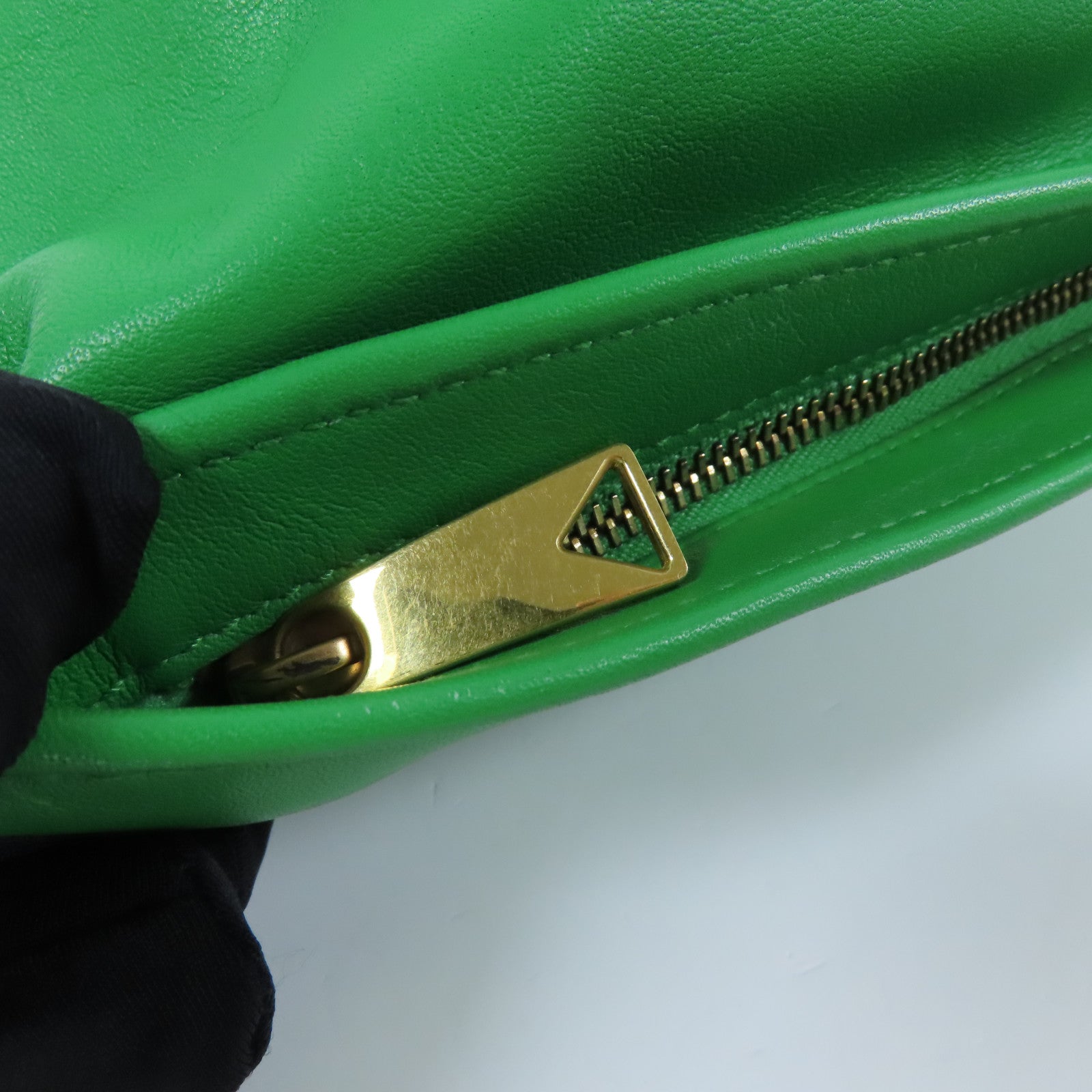 BOTTEGA VENETA 牛皮皮革Twist Mini金扣手挽袋