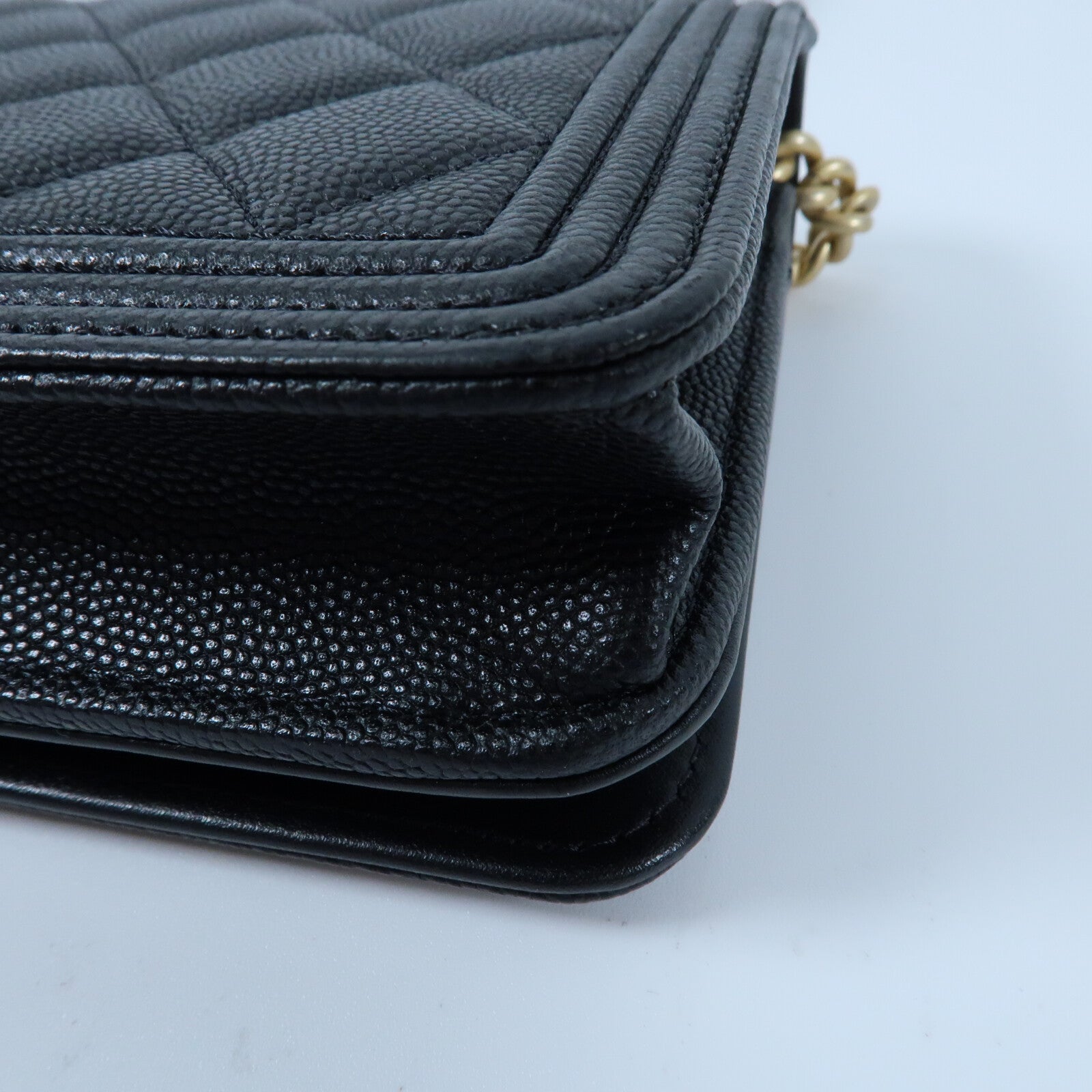 CHANEL 牛皮皮革Boy Wallet On Chain金扣鏈帶肩背袋