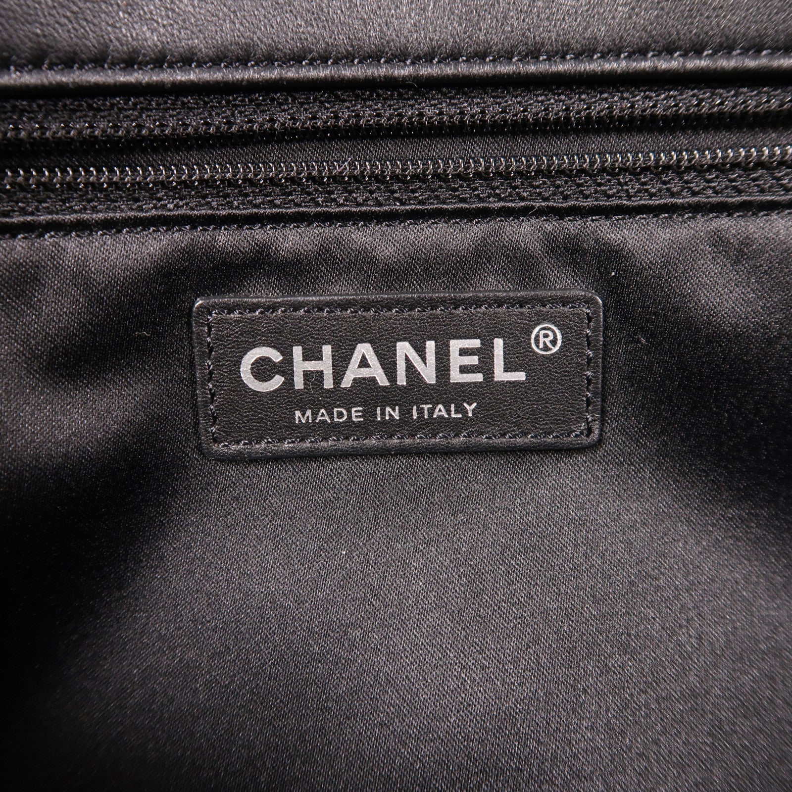 CHANEL 皮革Chain Shoulder銀扣鏈帶肩背袋黑色
