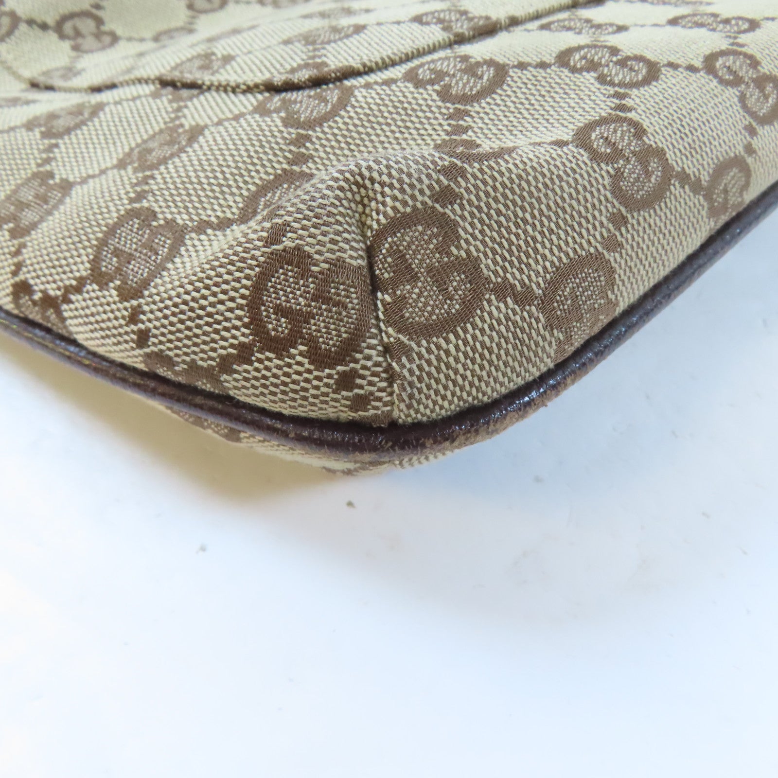 GUCCI 帆布Messenger Bag銀扣肩背袋啡色