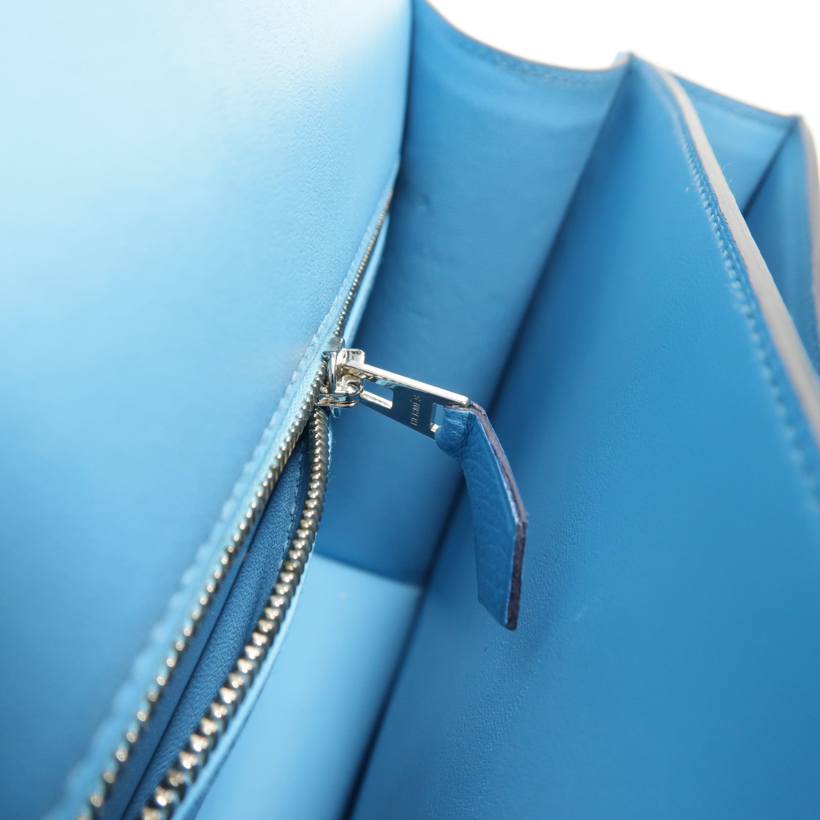 HERMES Epsom皮革Constance 24肩背袋Bleu Du Nord/Rouge de Coeur