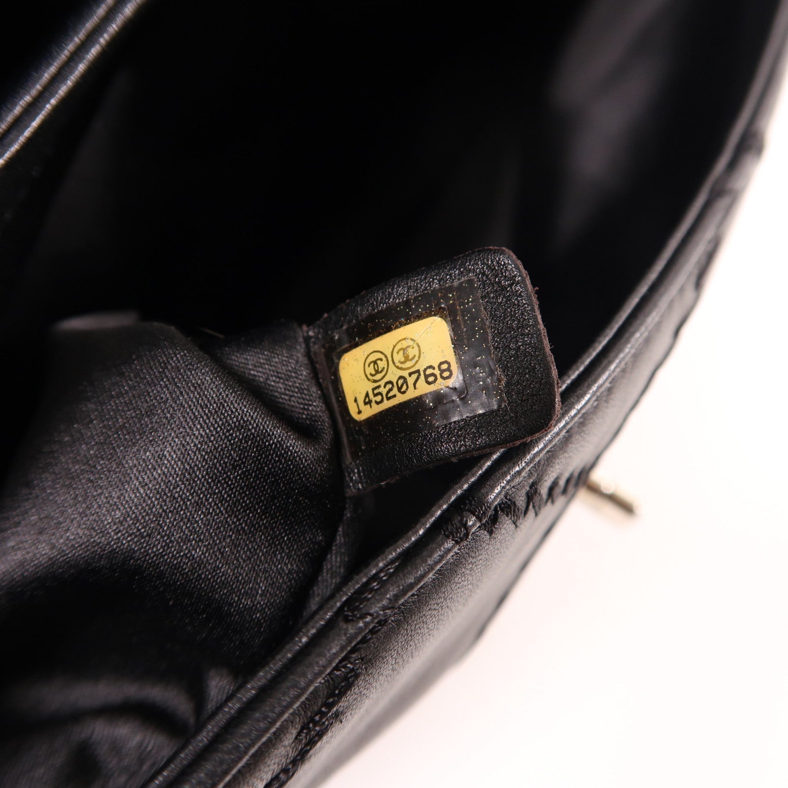 CHANEL 皮革Chain Shoulder銀扣鏈帶肩背袋黑色
