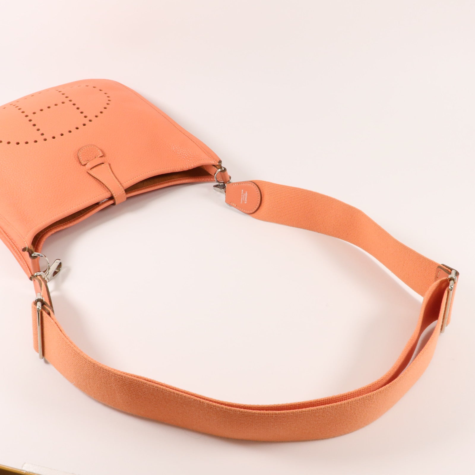 HERMES Clemence皮革Evelyne PM肩背袋Crevette