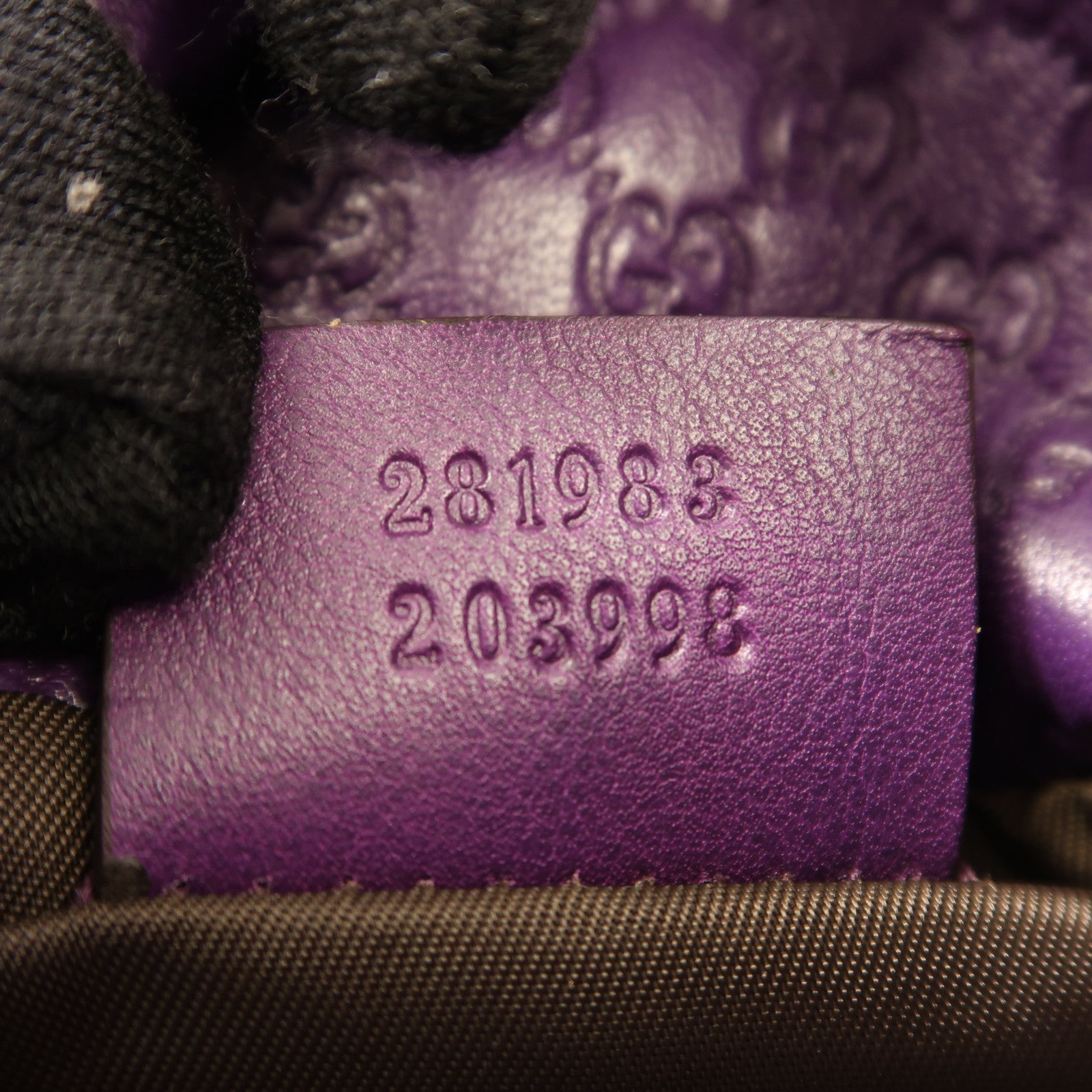 GUCCI 牛皮皮革Pouch手拿包