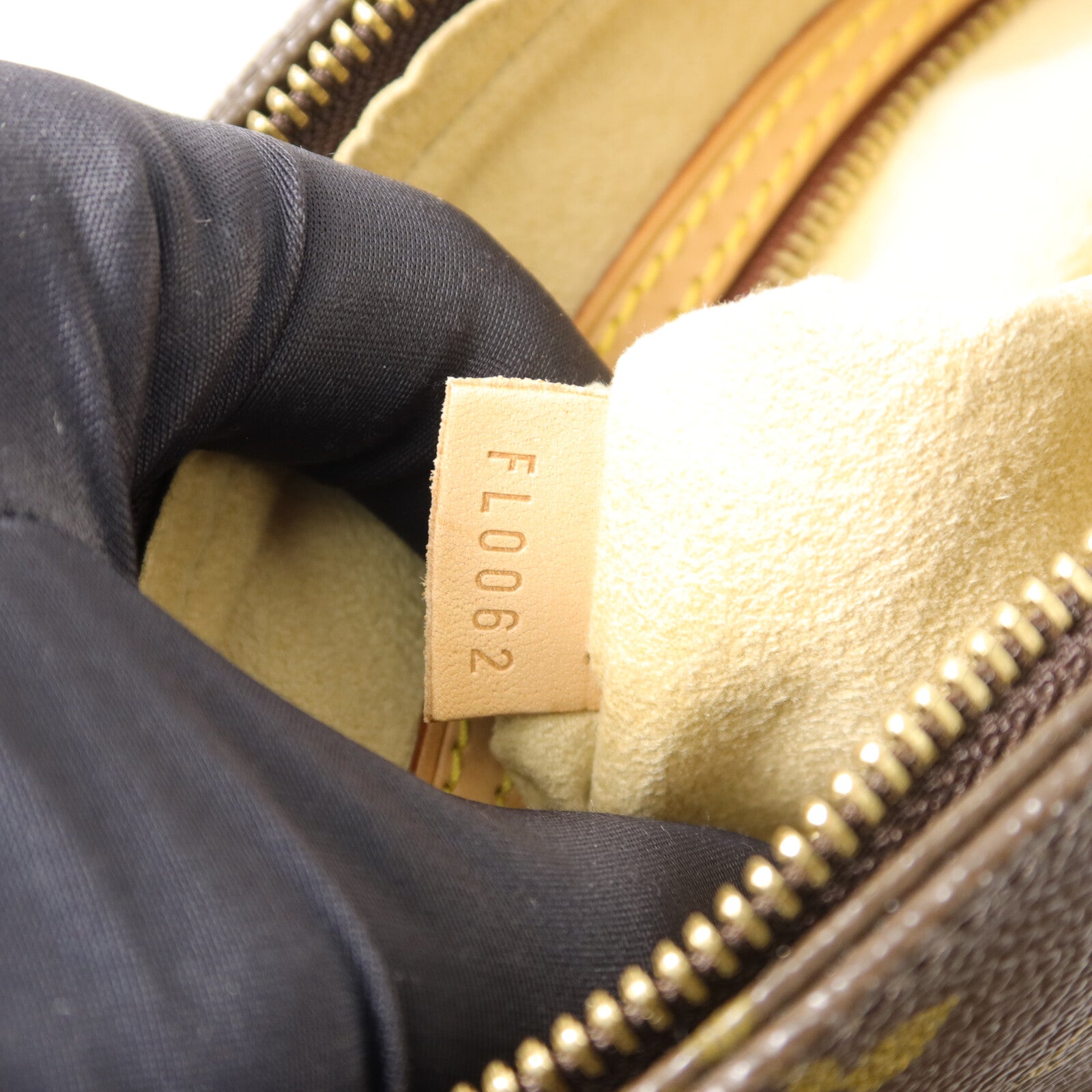LOUIS VUITTON Monogram Looping MM肩背袋
