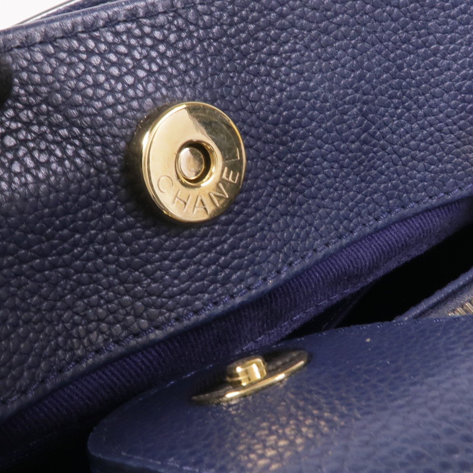 CHANEL 牛皮皮革Neo Executive 2way Shoulder Bag金扣手挽肩背兩用袋