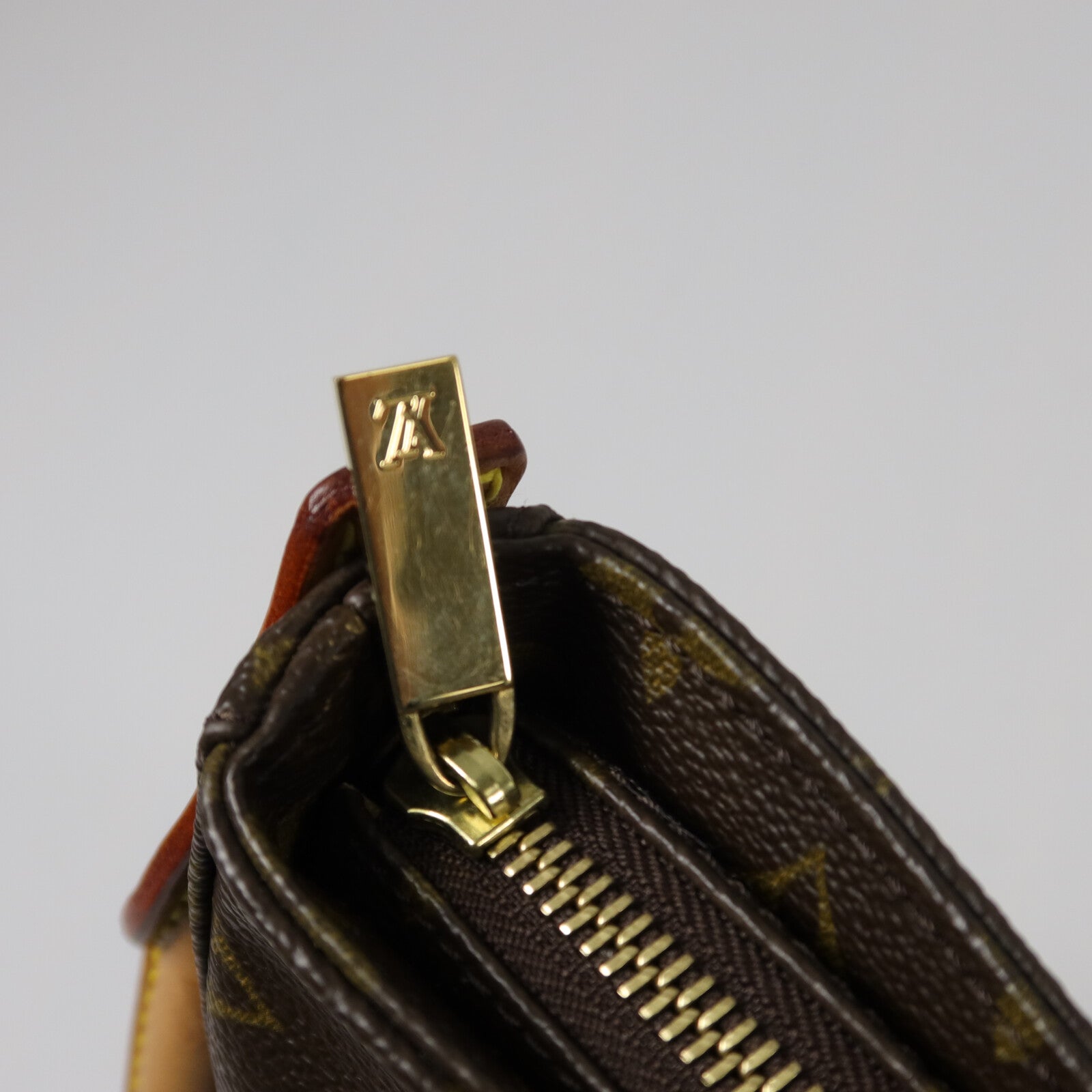 LOUIS VUITTON Monogram Looping MM肩背袋