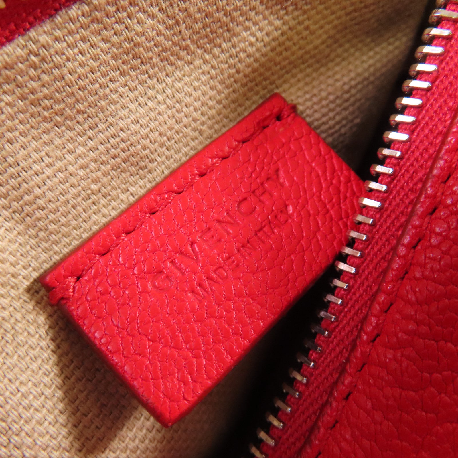 GIVENCHY 皮革Pandora Pouch with Handle銀扣手挽袋紅色
