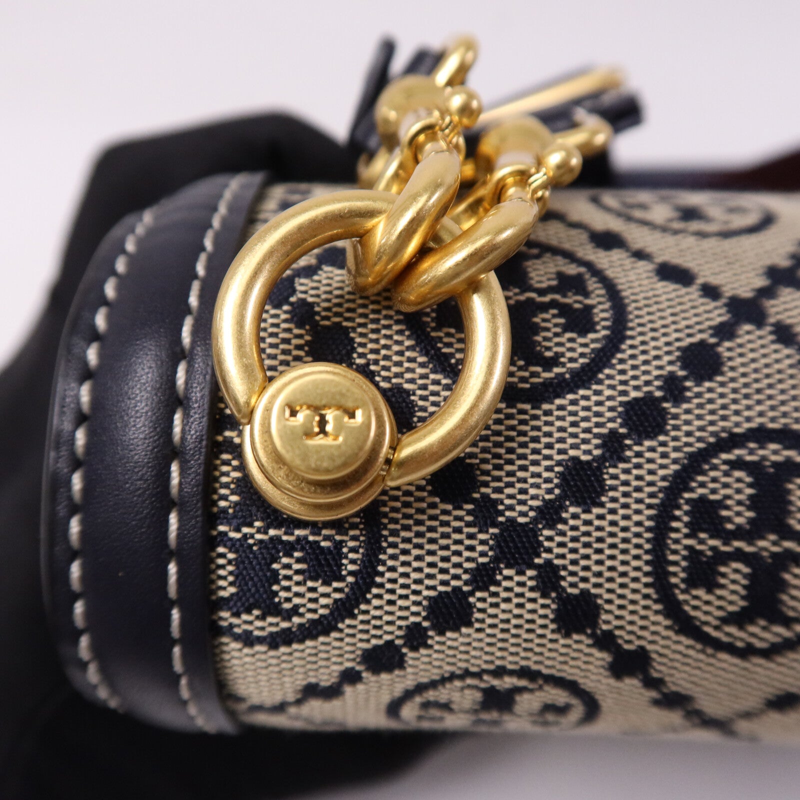 Tory Burch 帆布T Monogram Chain Shoulder金扣肩背袋