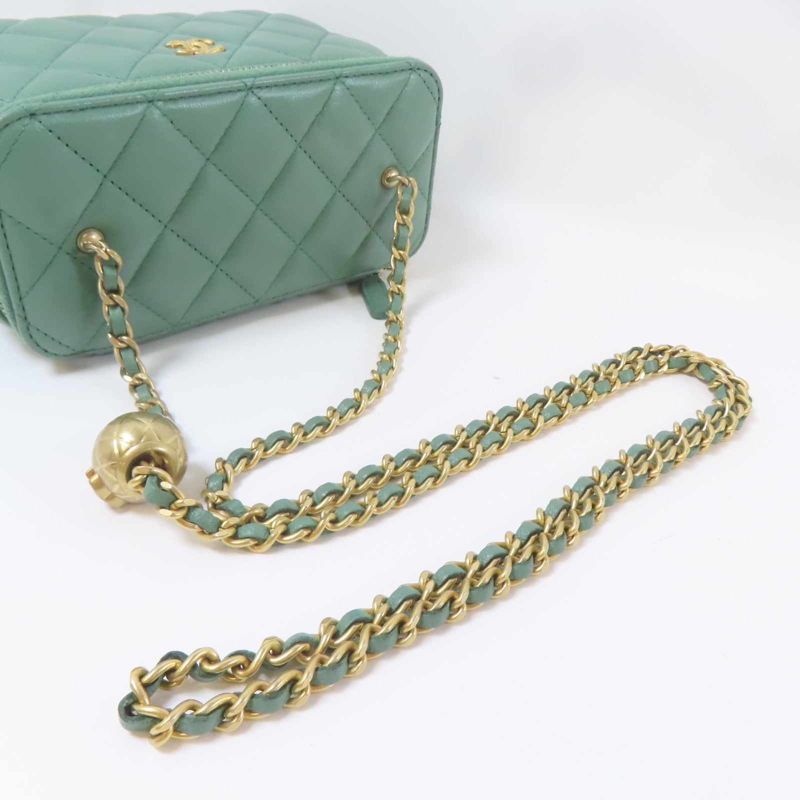 CHANEL 菱格羊皮皮革Vanity Bag金扣鏈帶肩背袋綠色