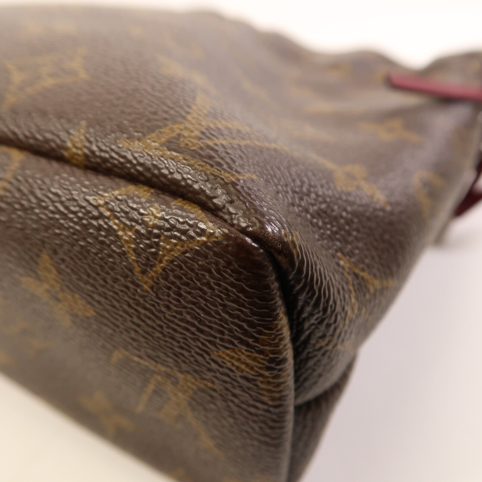 LOUIS VUITTON Monogram Noe Pouch金扣手拿包