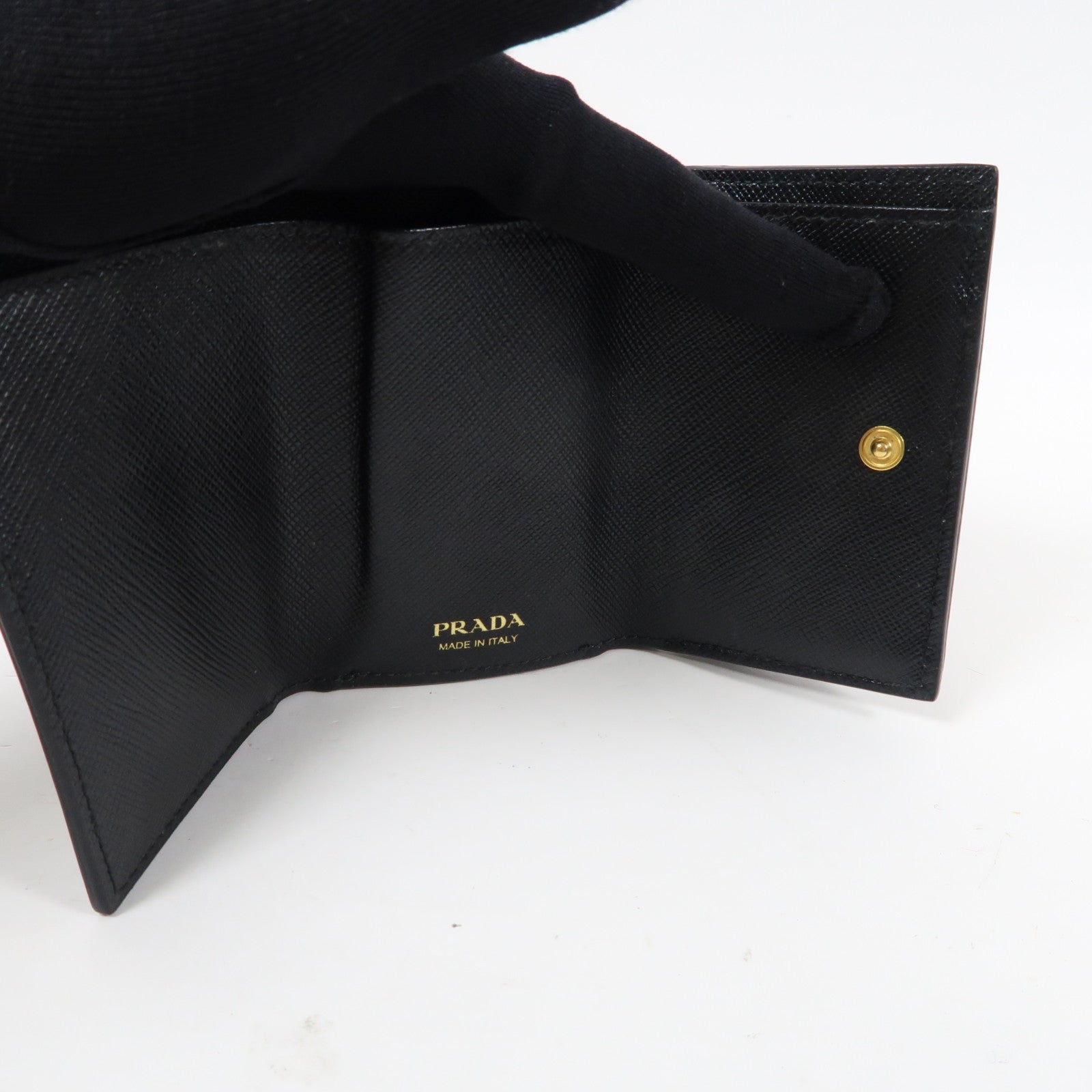 PRADA Saffiano皮革Saffiano Triangolo金扣鏈帶肩背袋黑色