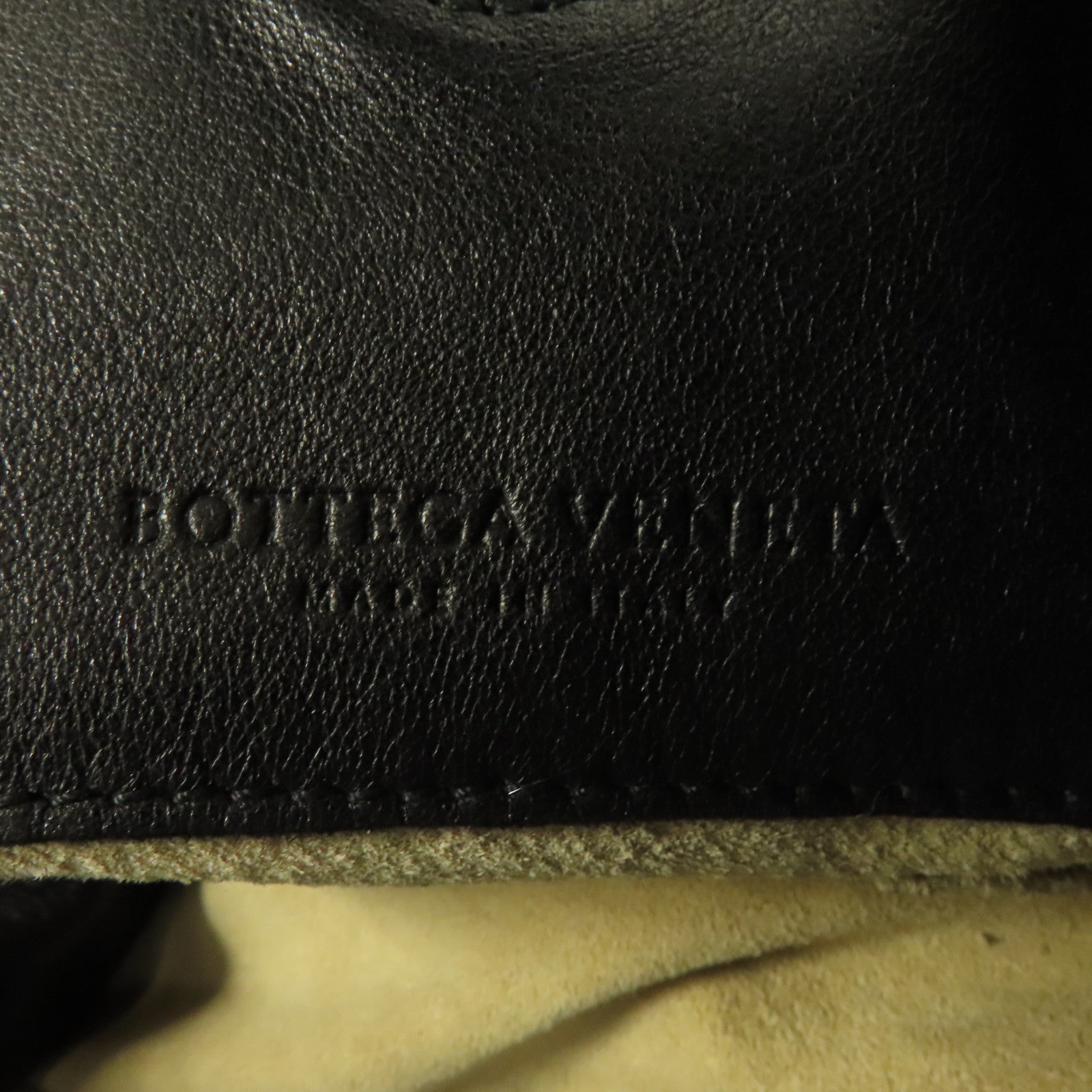 BOTTEGA VENETA 織紋牛皮皮革Shoulder Bag銀扣肩背袋黑色
